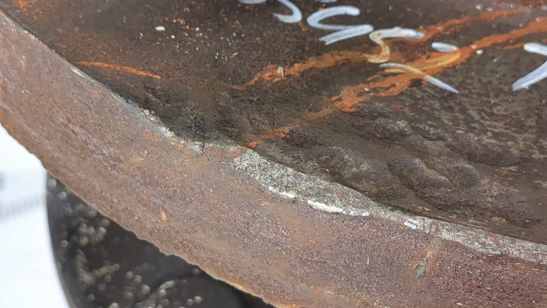 Кулак поворотный передний правый