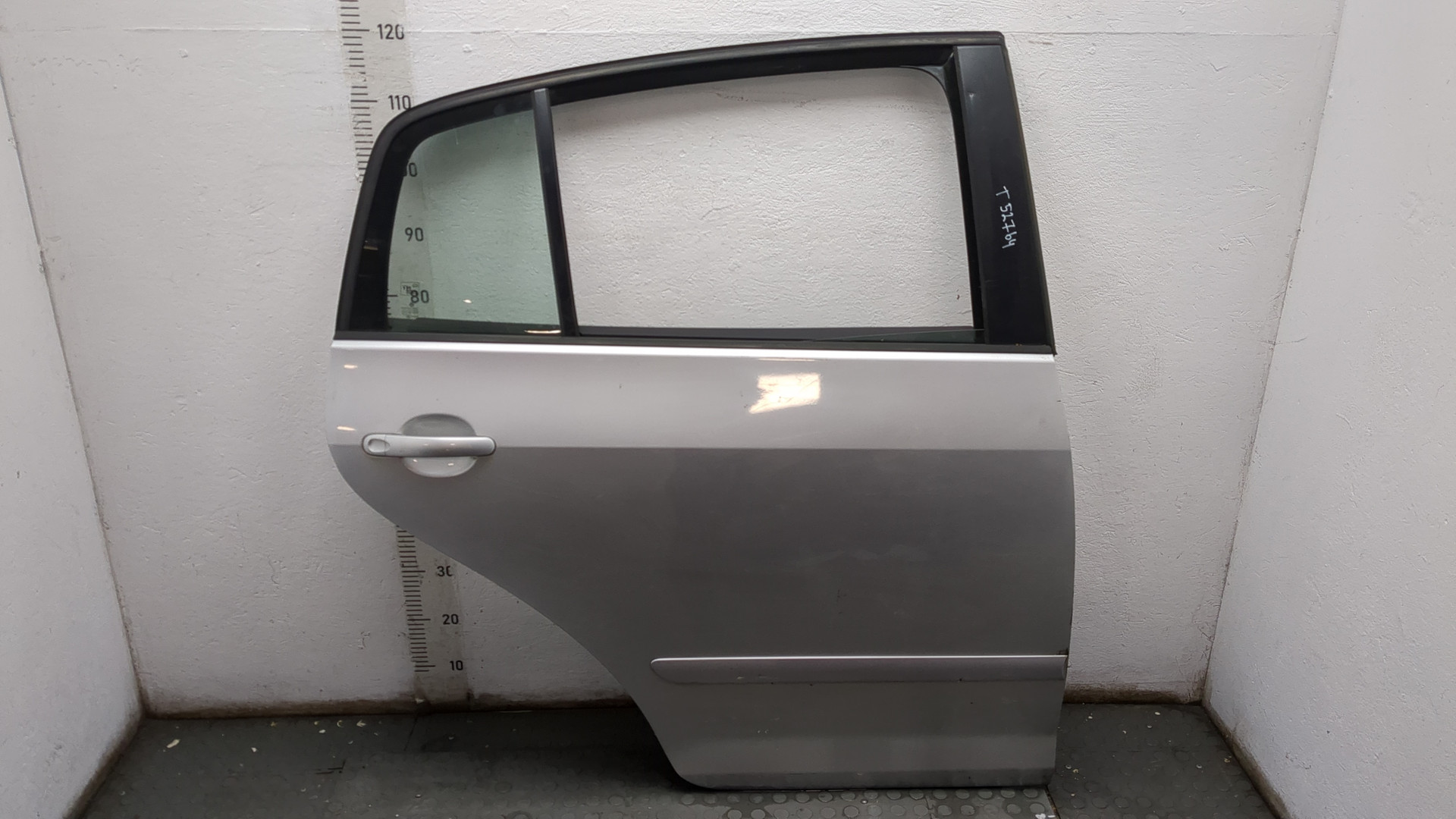 Дверь задняя правая