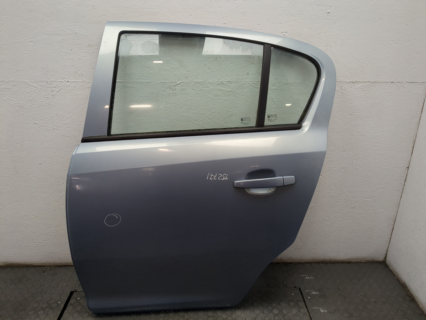 Дверь задняя левая