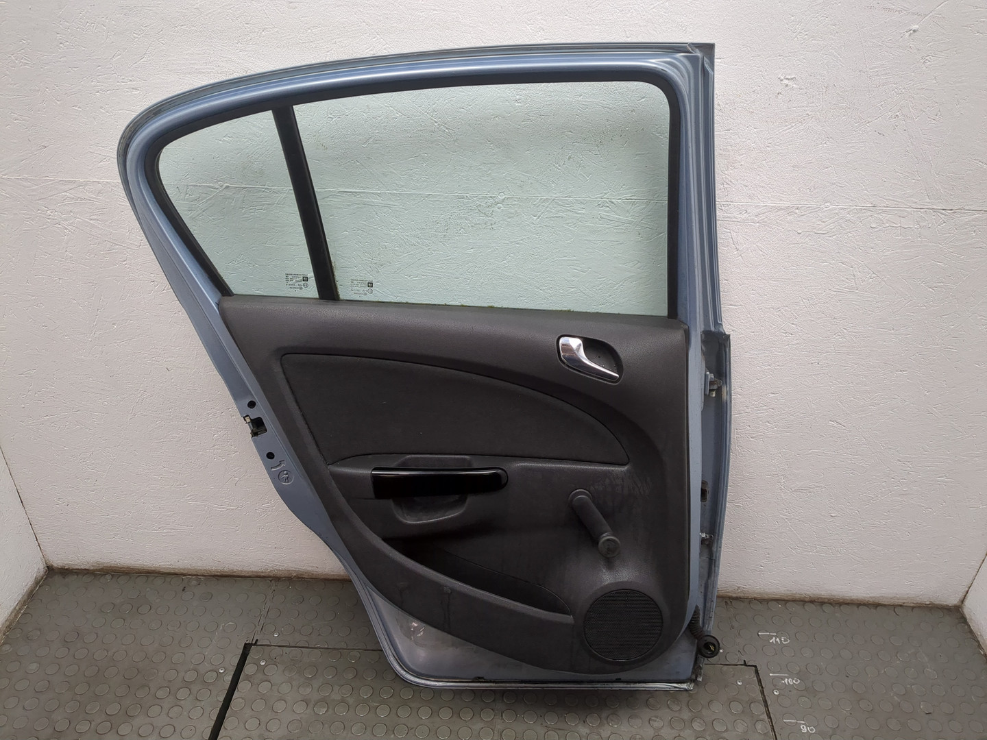Дверь задняя левая