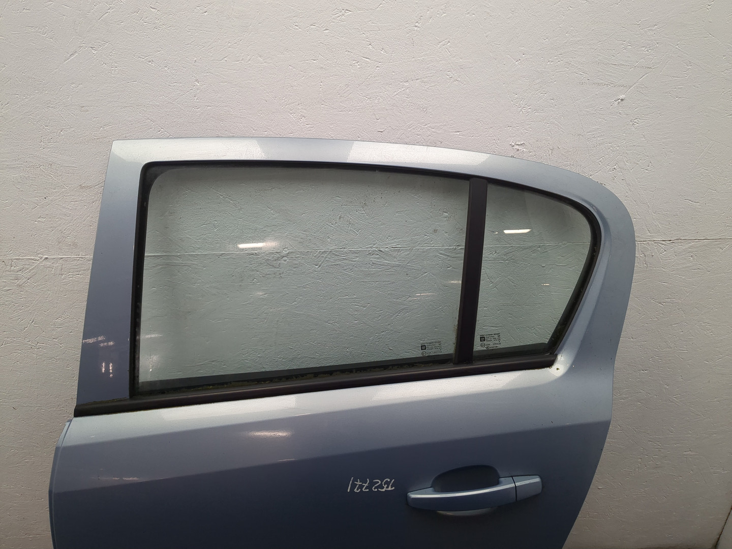 Дверь задняя левая