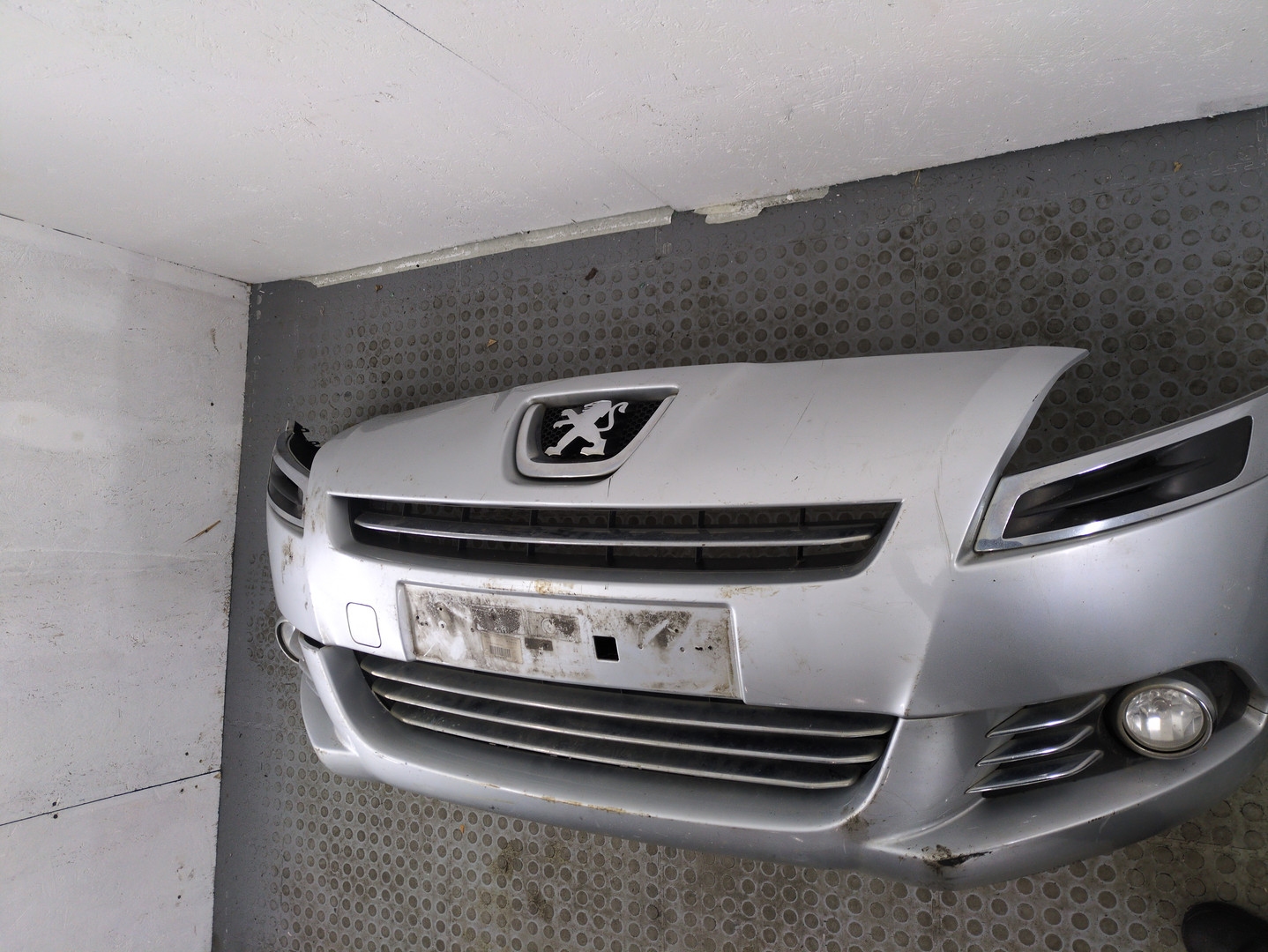 Бампер передний