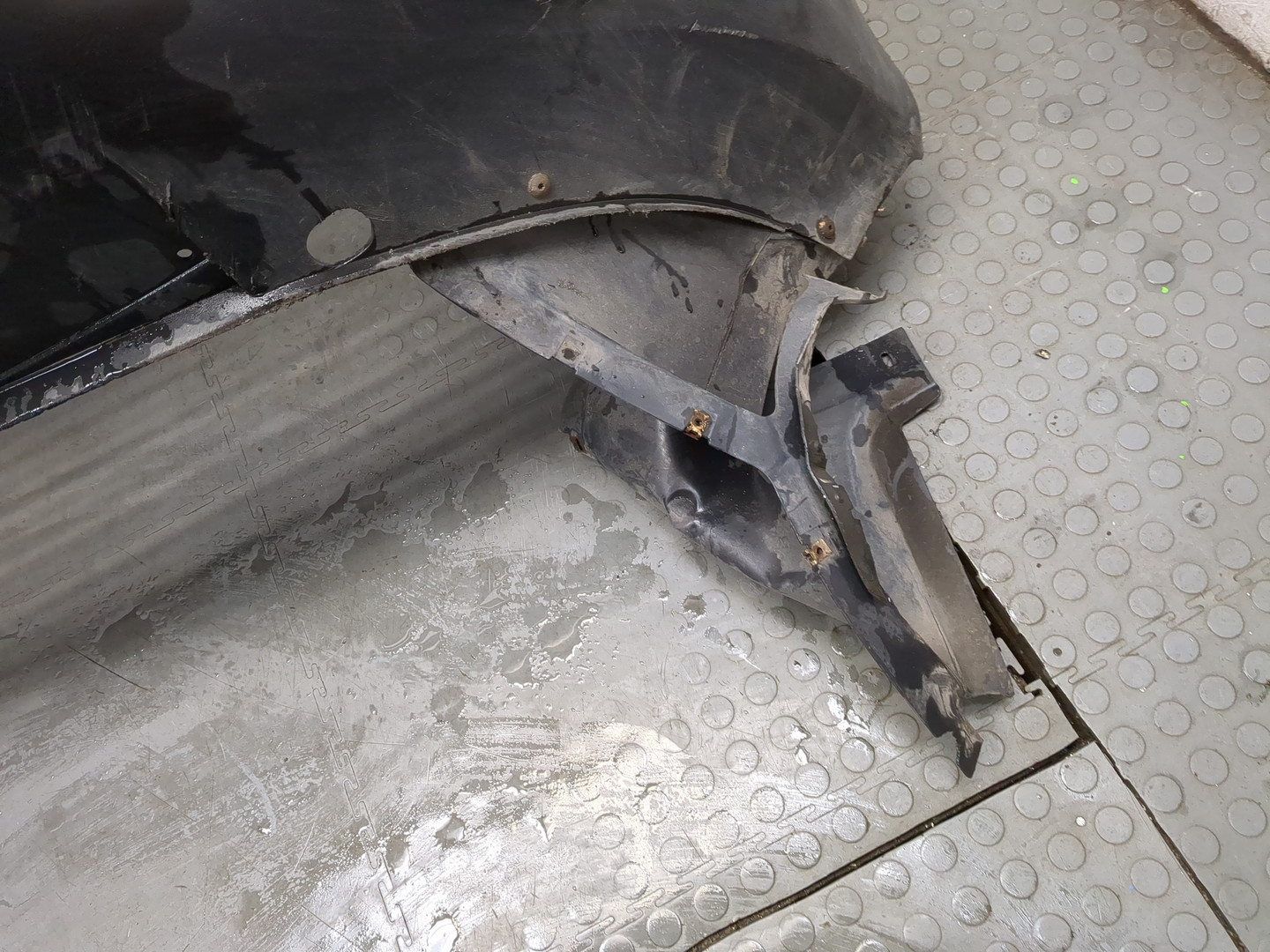 Бампер передний