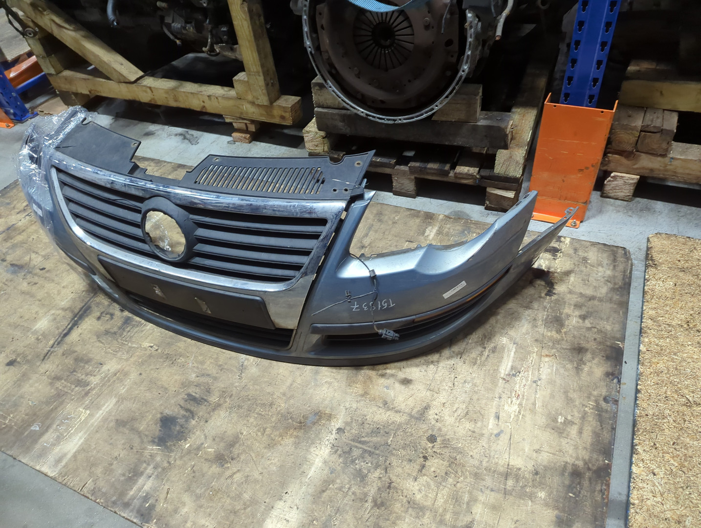 Бампер передний