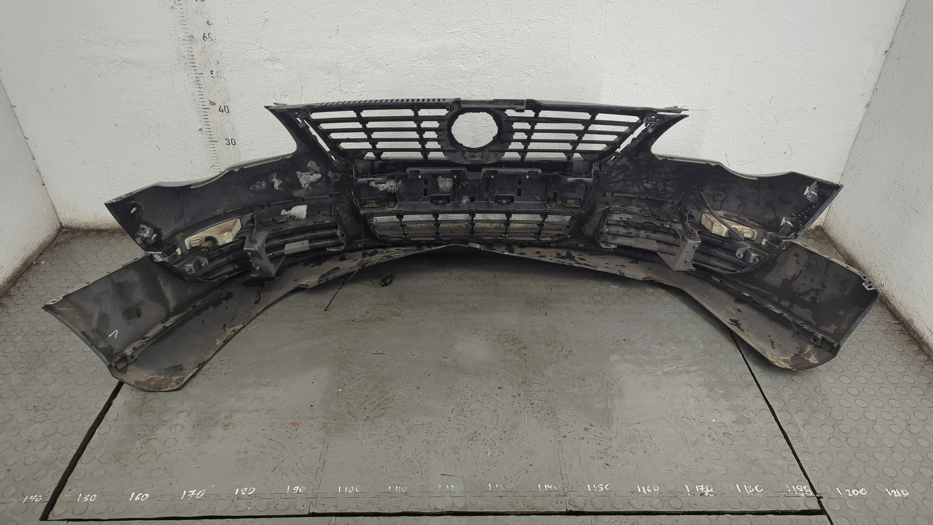 Бампер передний