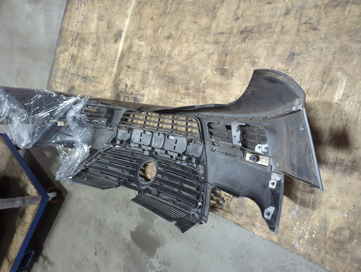 Бампер передний