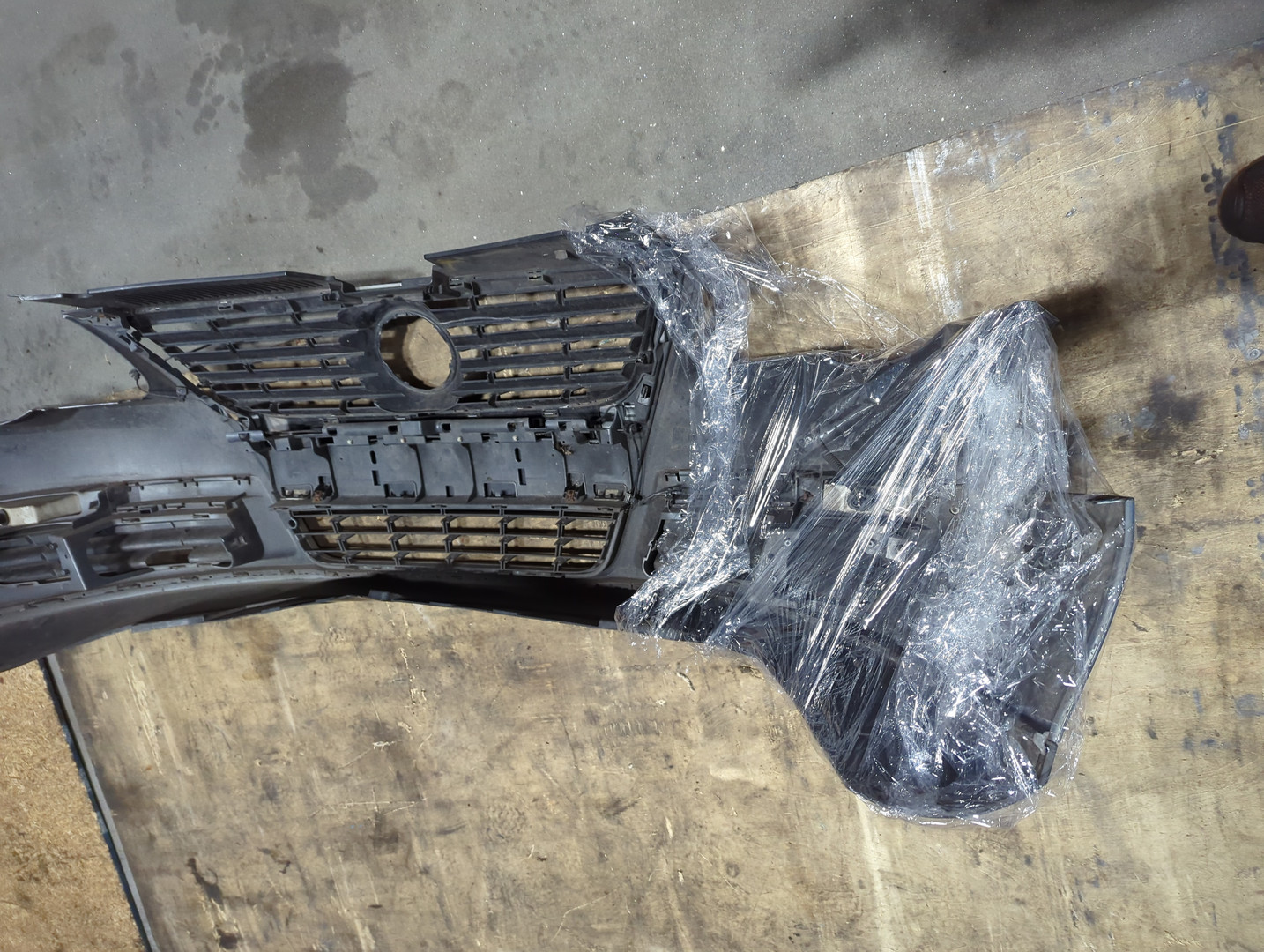 Бампер передний