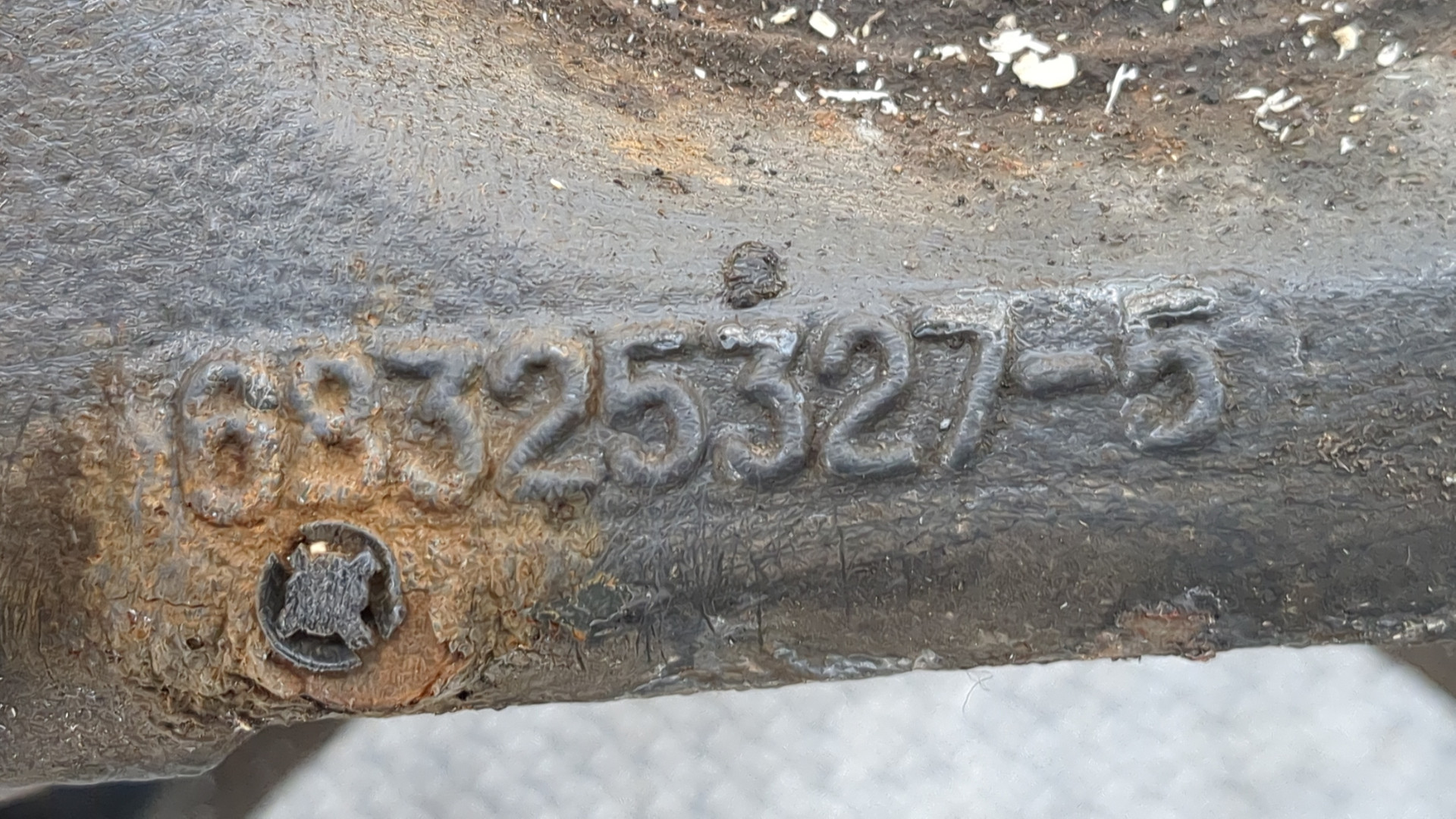 Суппорт задний левый