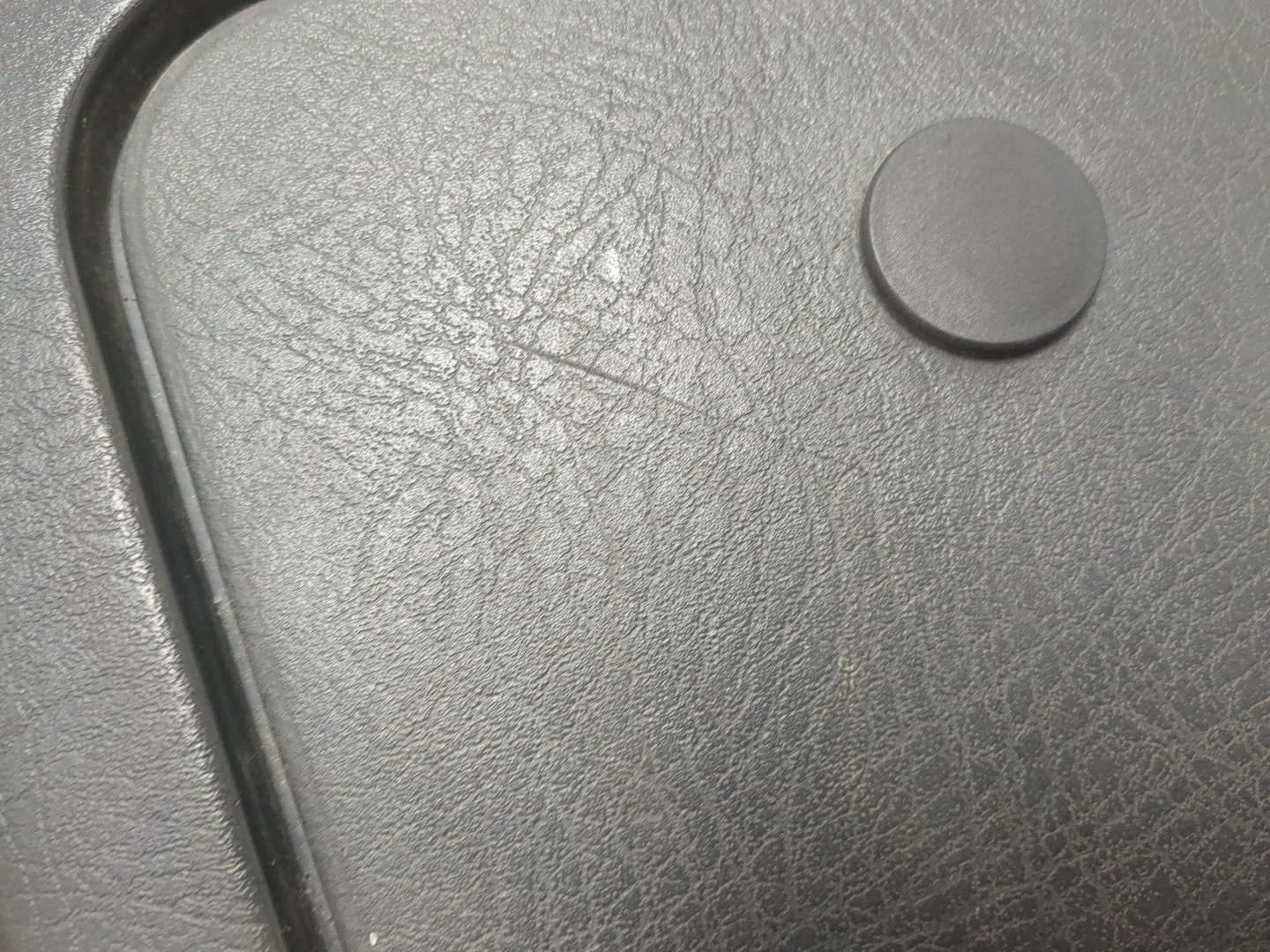 Обшивка двери передней правой