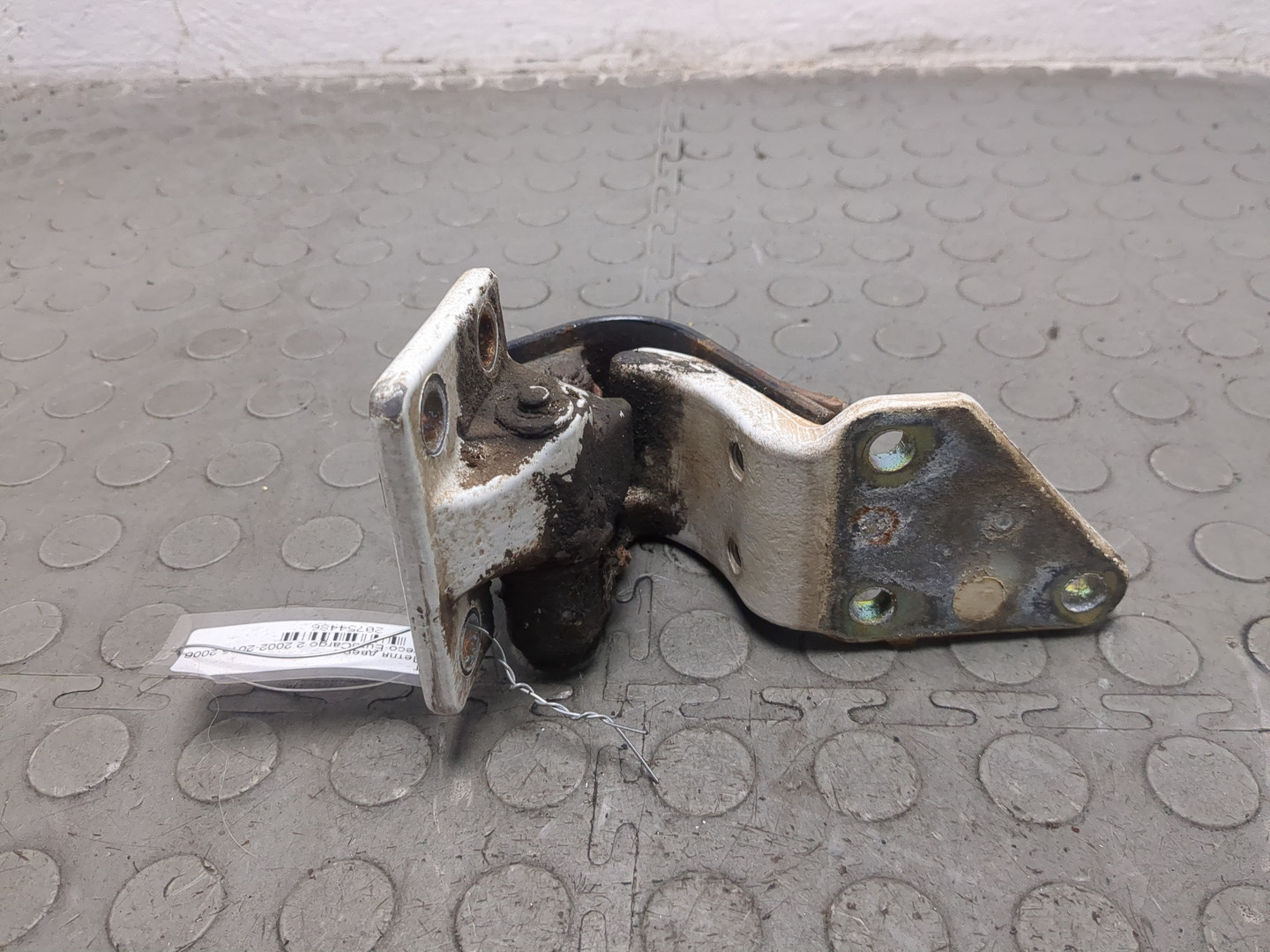 Петля двери