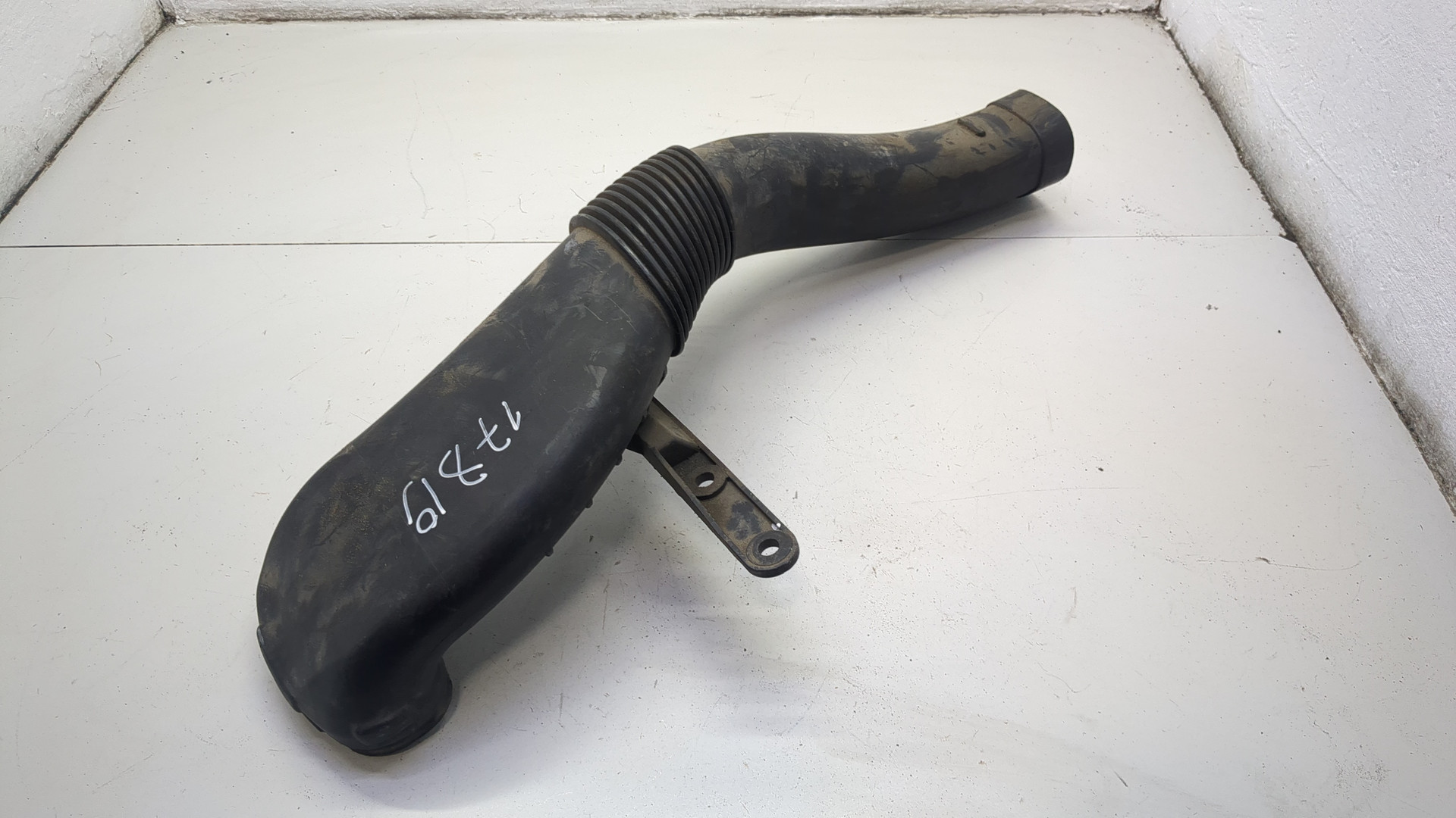 Патрубок воздушного фильтра