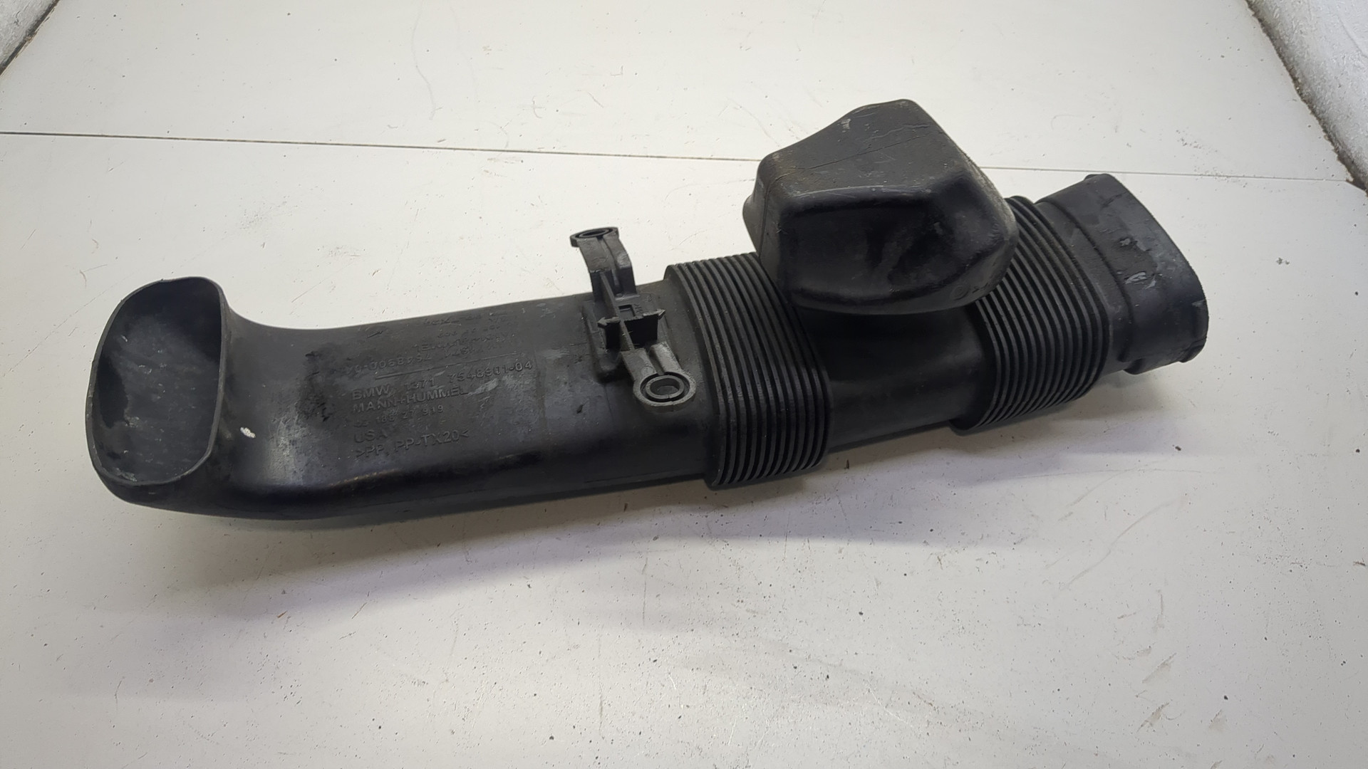 Патрубок воздушного фильтра