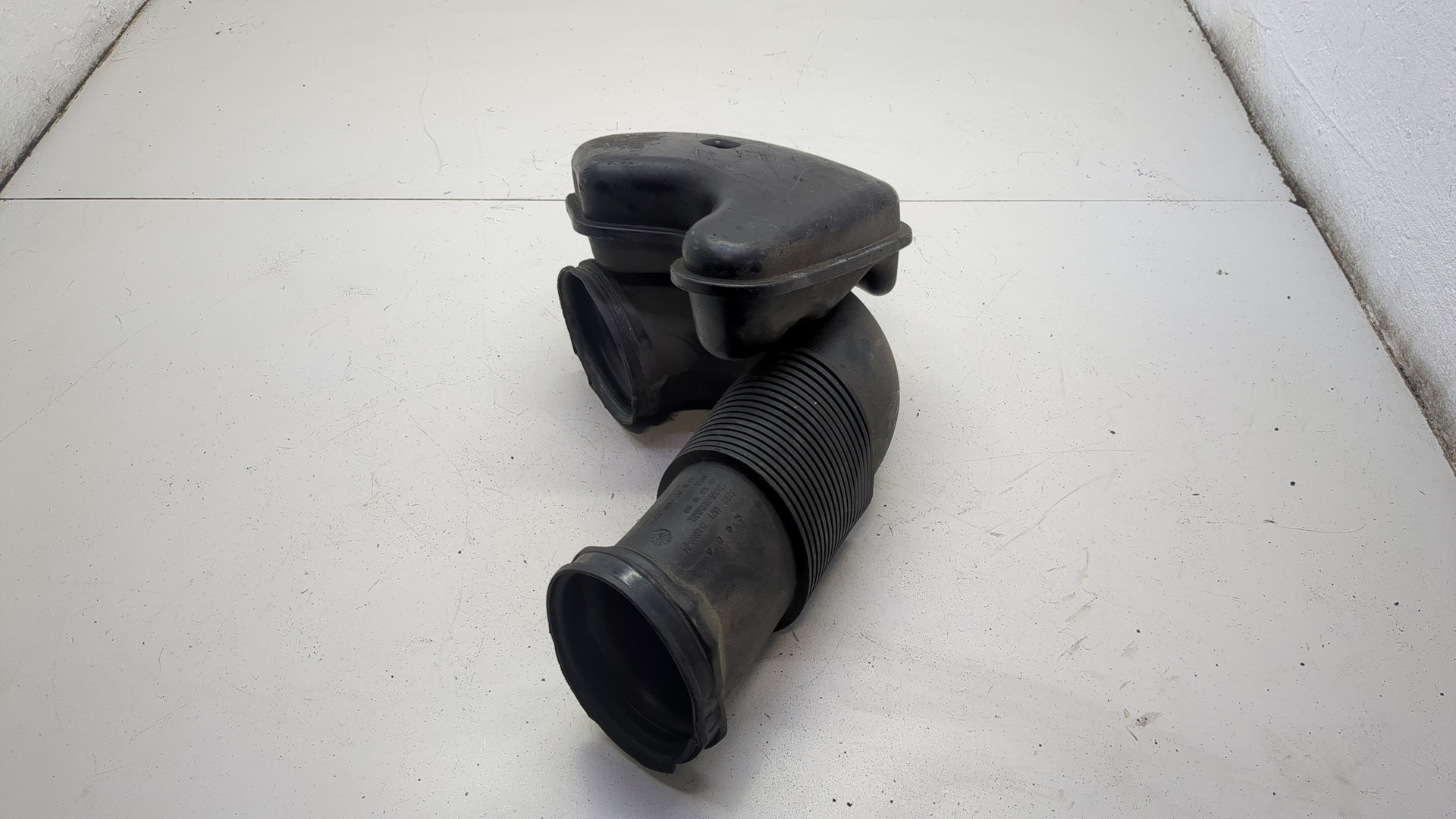 Патрубок воздушного фильтра