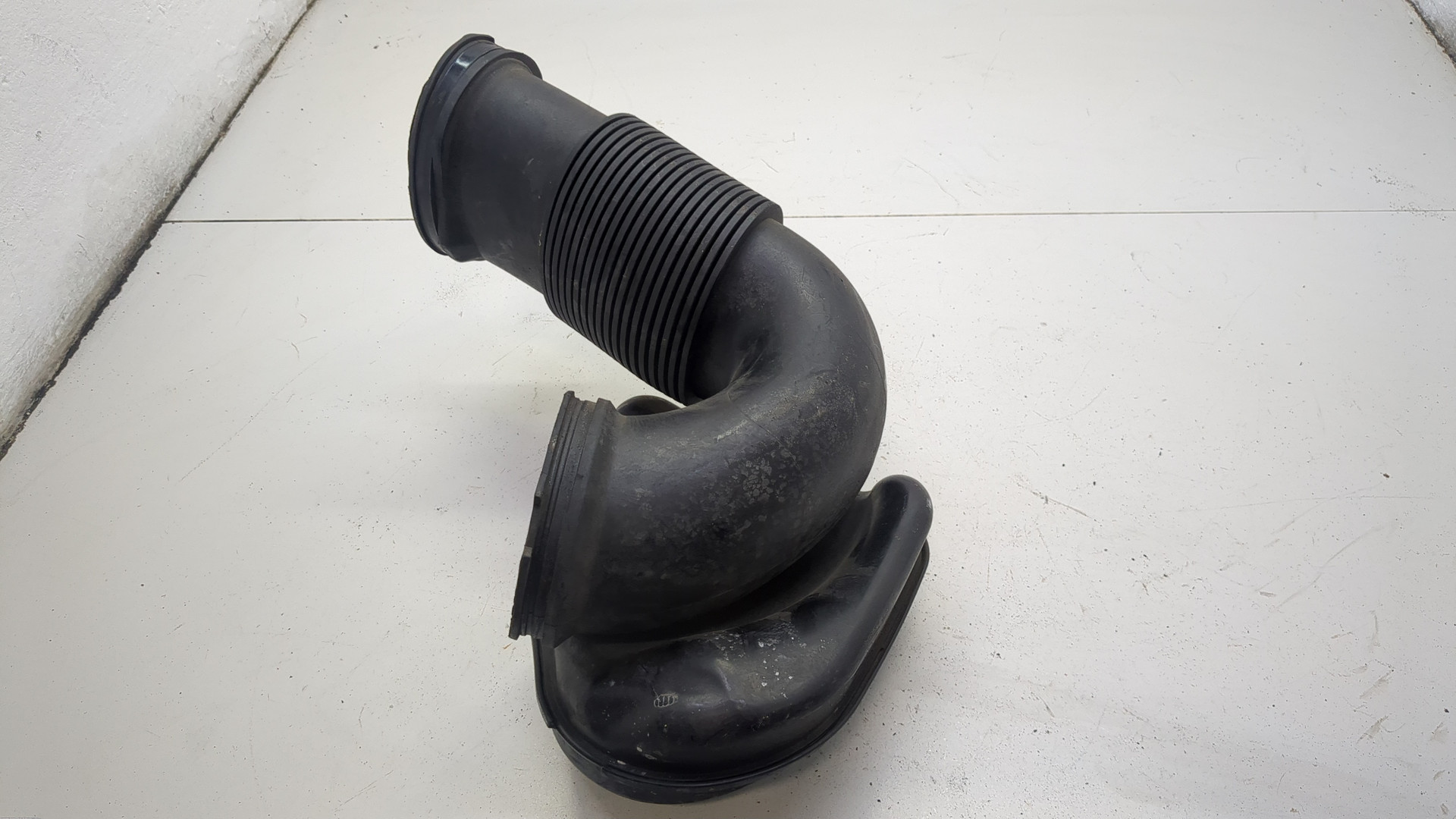 Патрубок воздушного фильтра