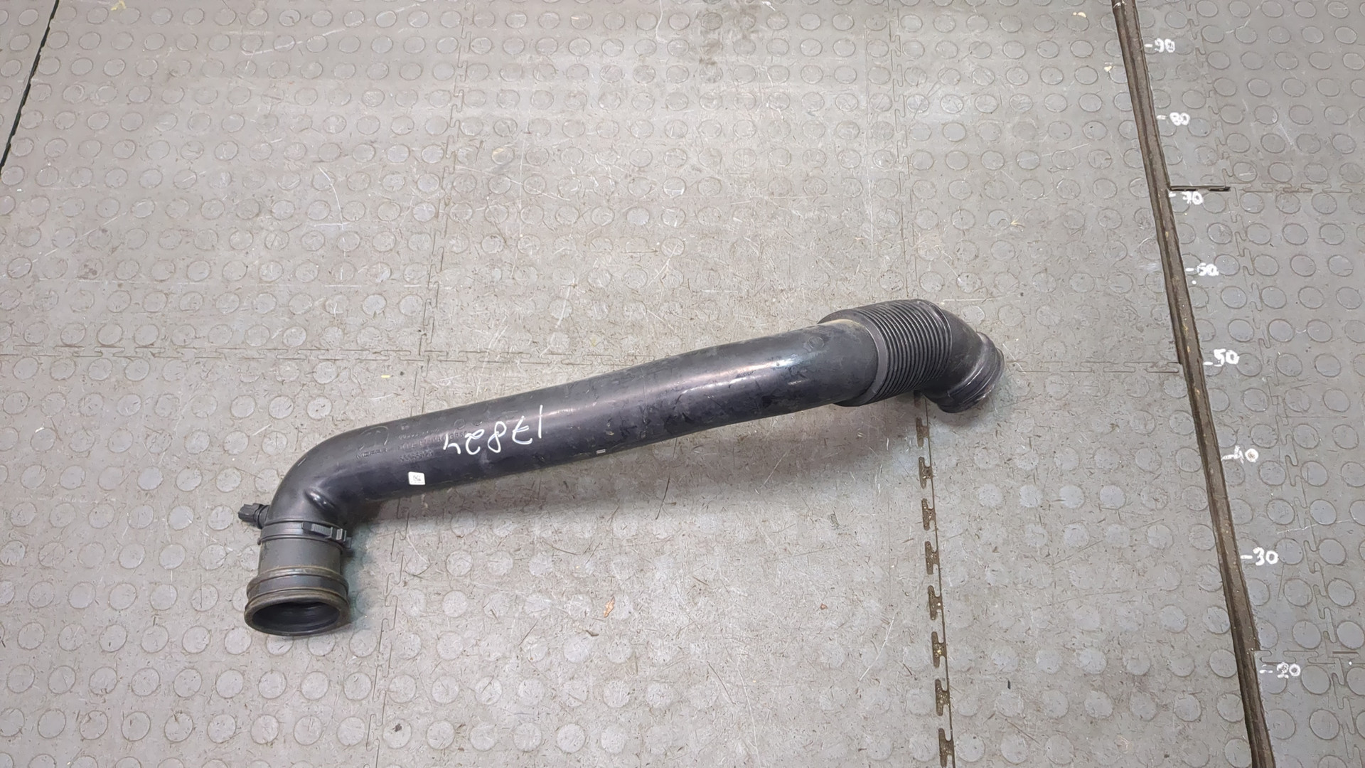 Патрубок воздушного фильтра