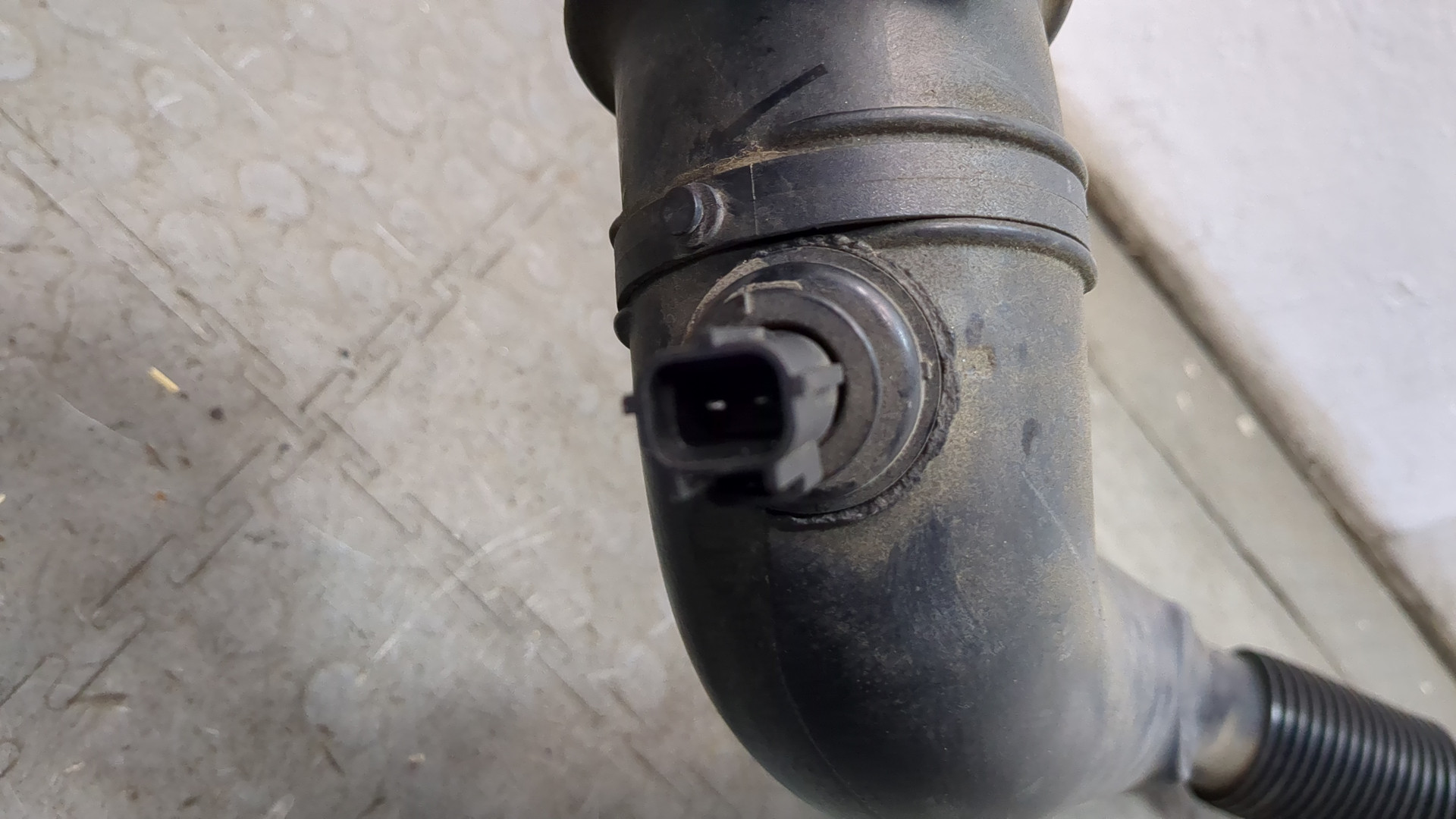 Патрубок воздушного фильтра