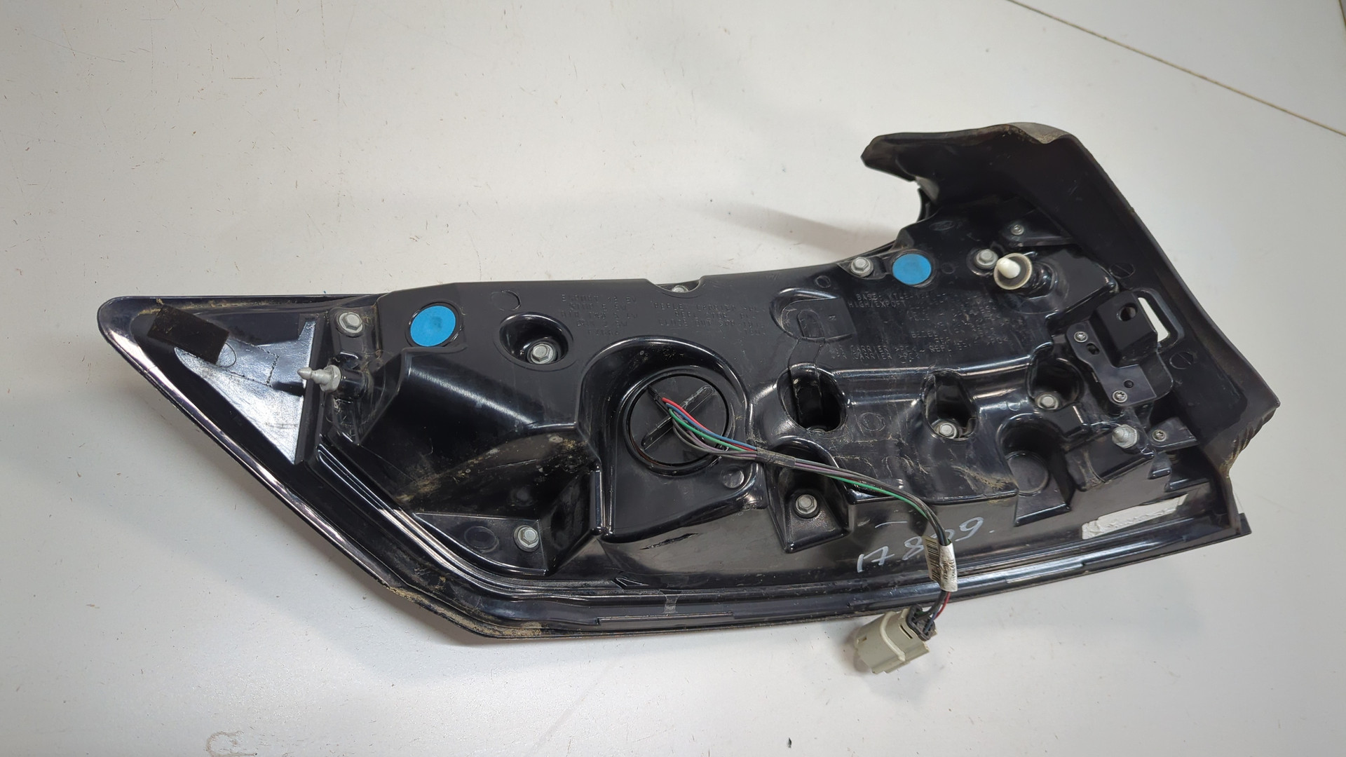 Фонарь задний правый