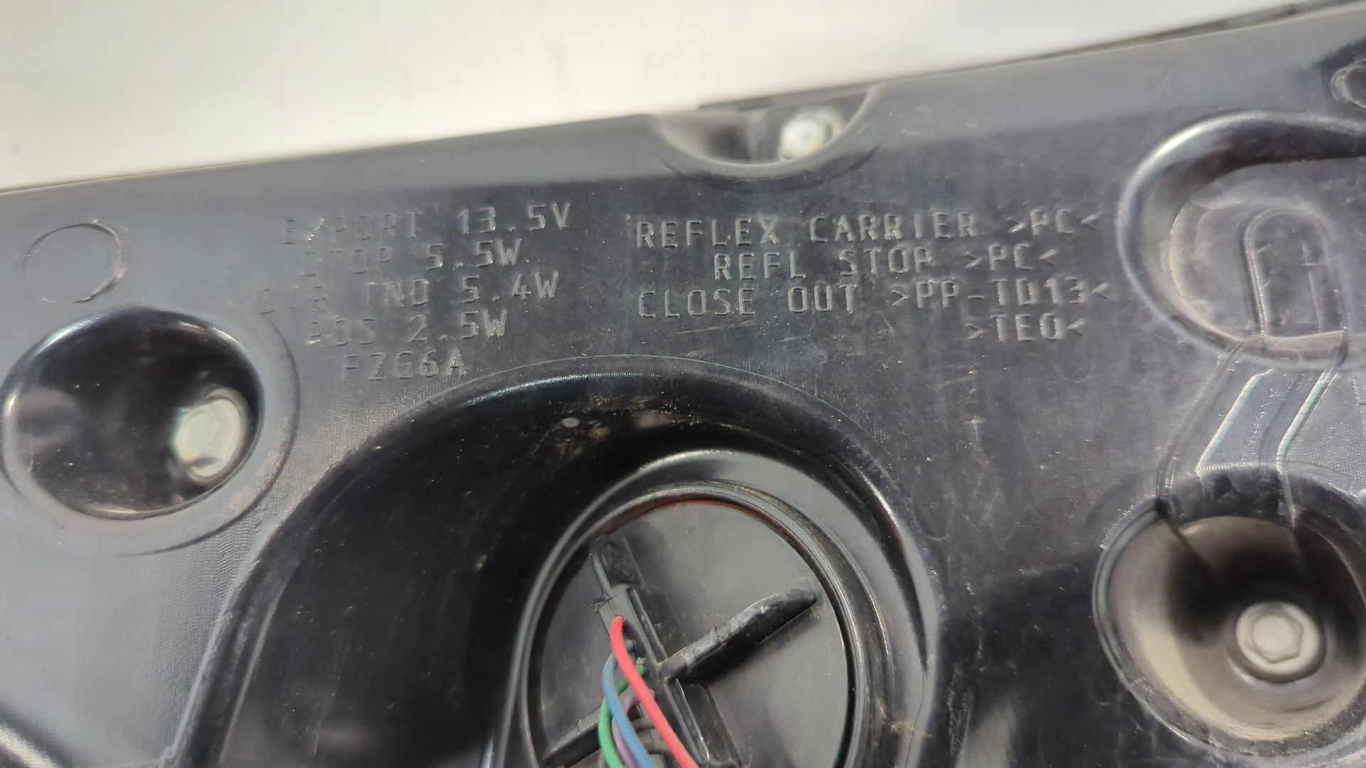 Фонарь задний правый