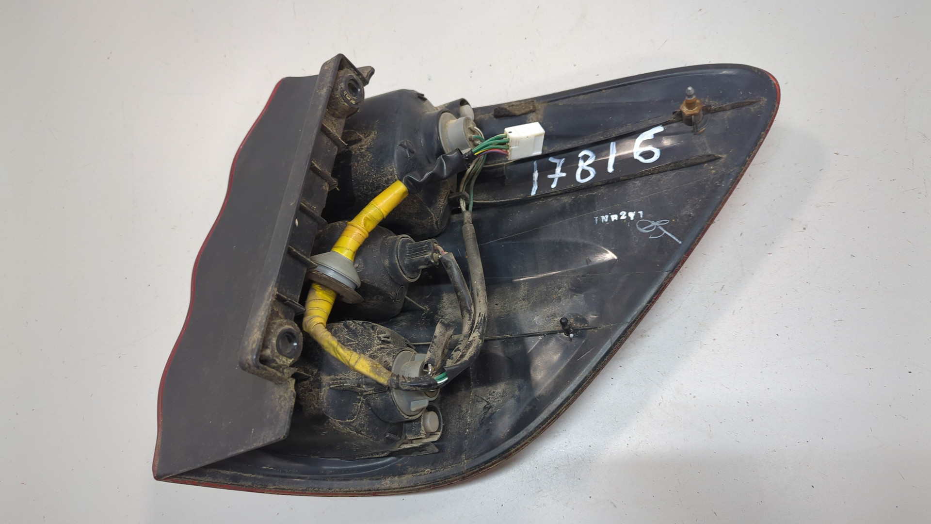 Фонарь задний левый