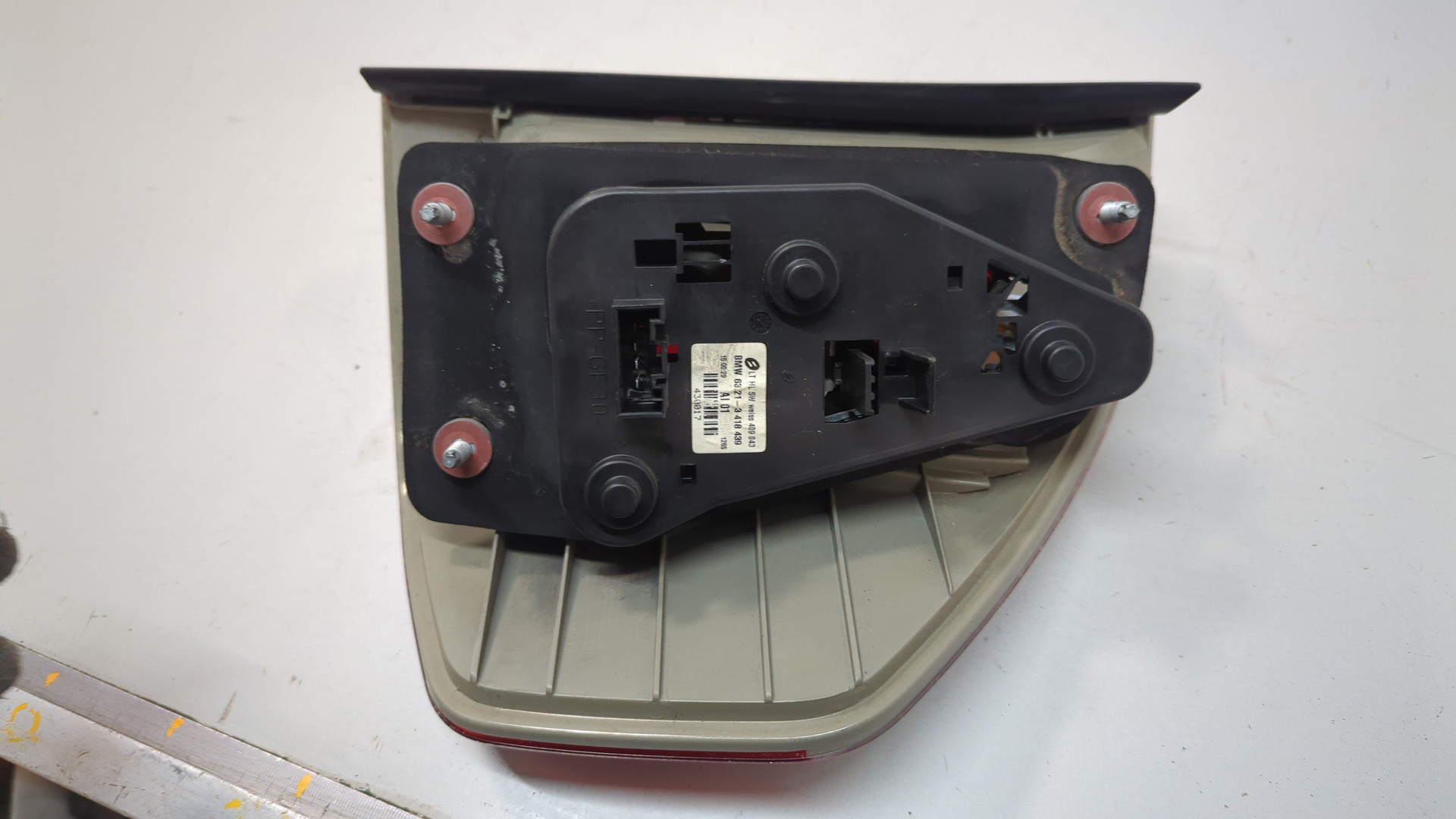 Фонарь задний левый