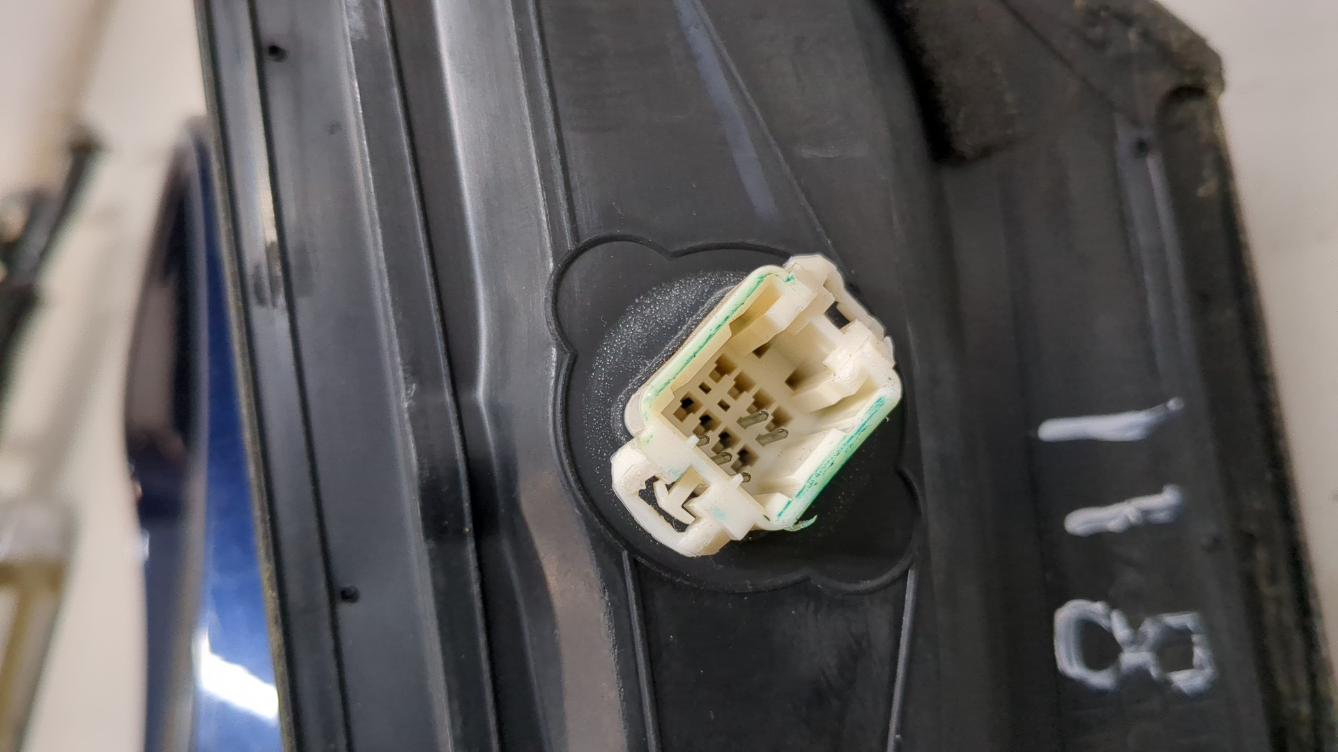 Зеркало левое электрическое