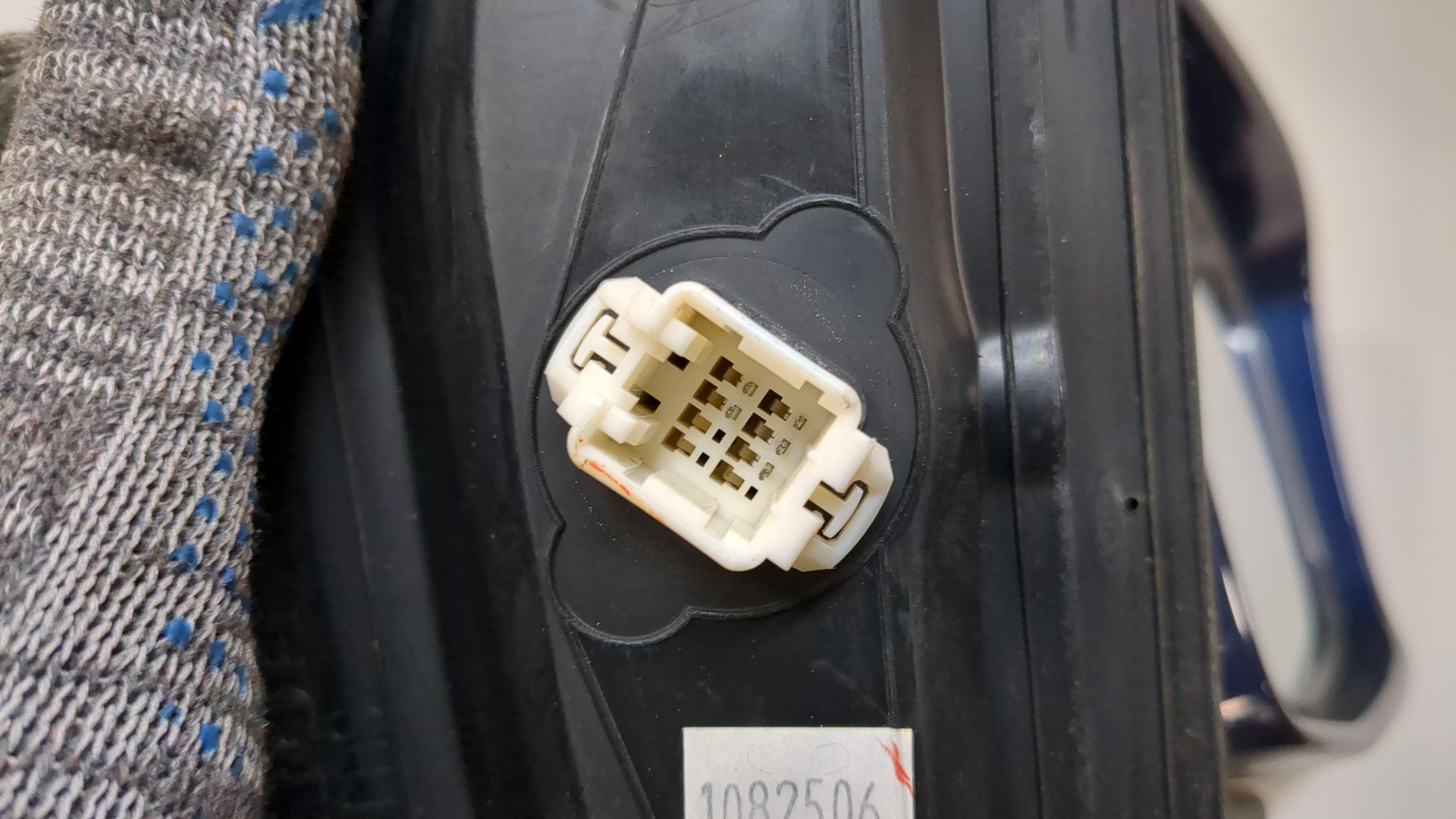 Зеркало правое электрическое