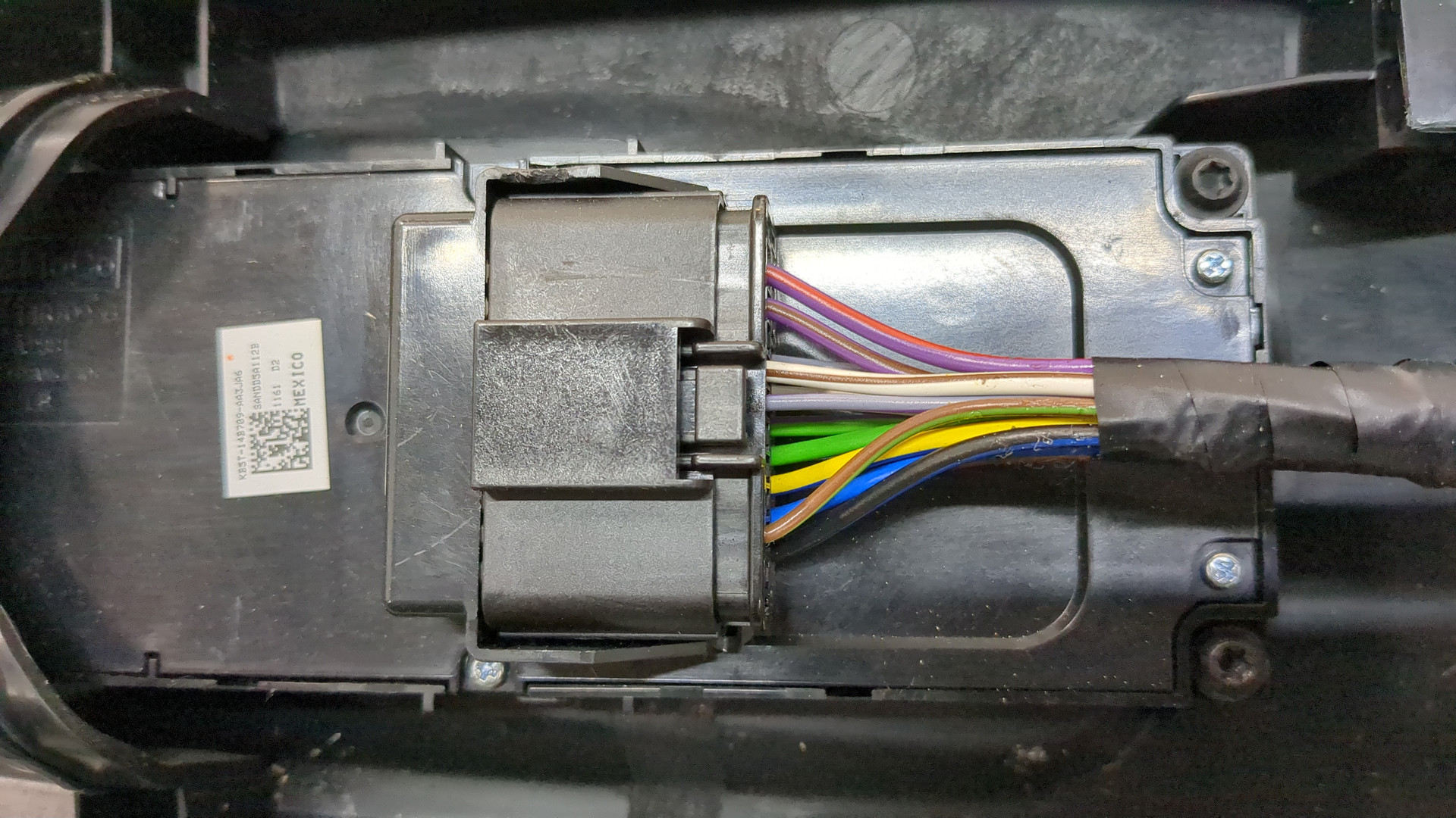 Кнопка регулировки сидения