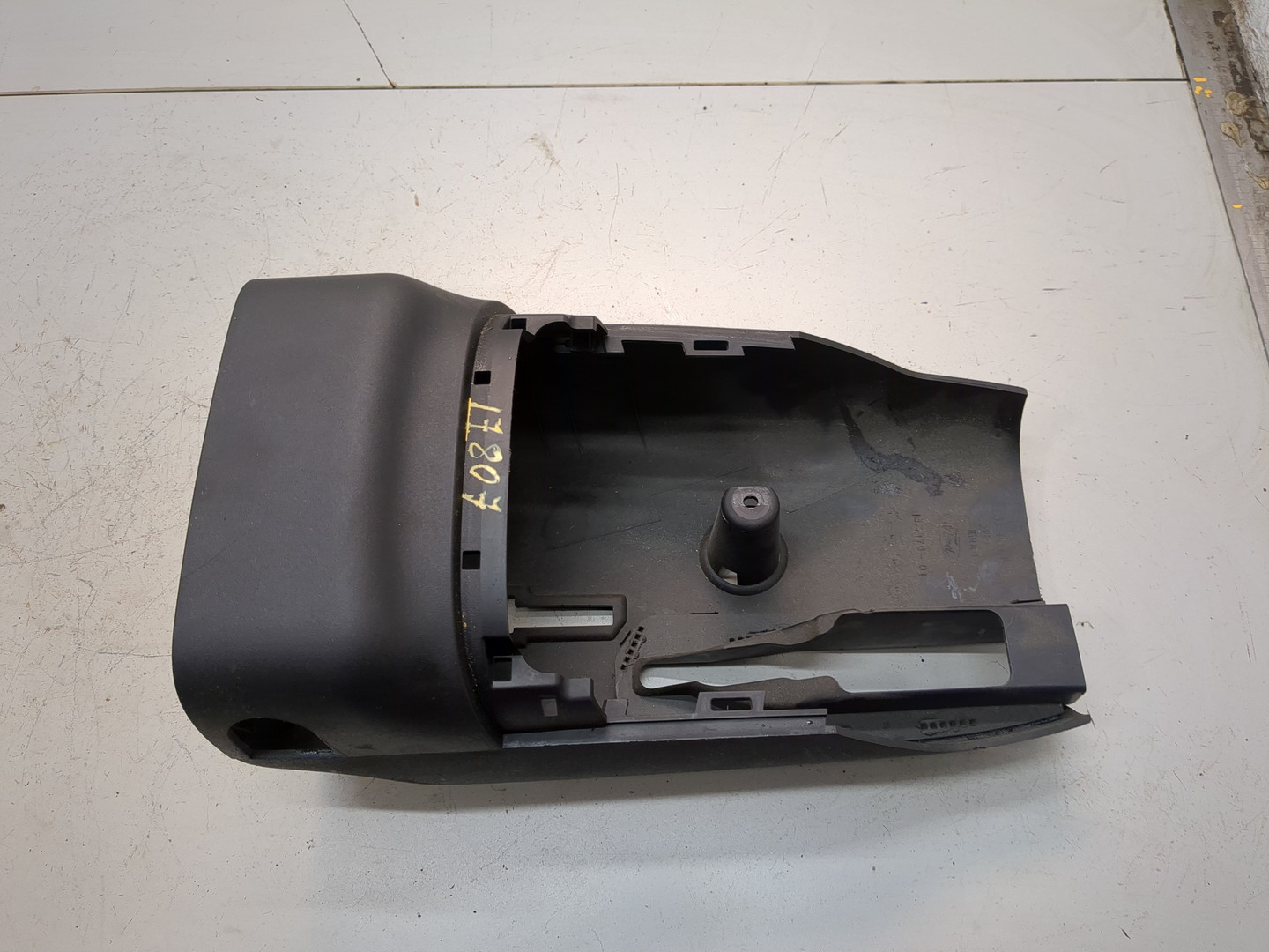 Кожух рулевой колонки