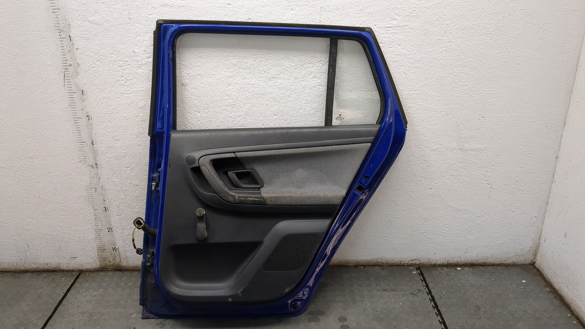 Дверь задняя правая