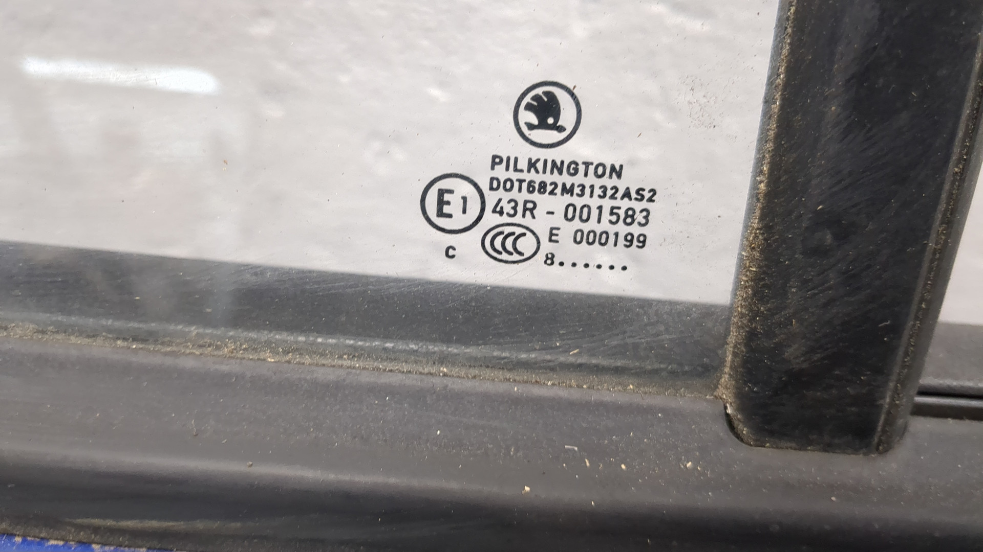 Дверь задняя правая