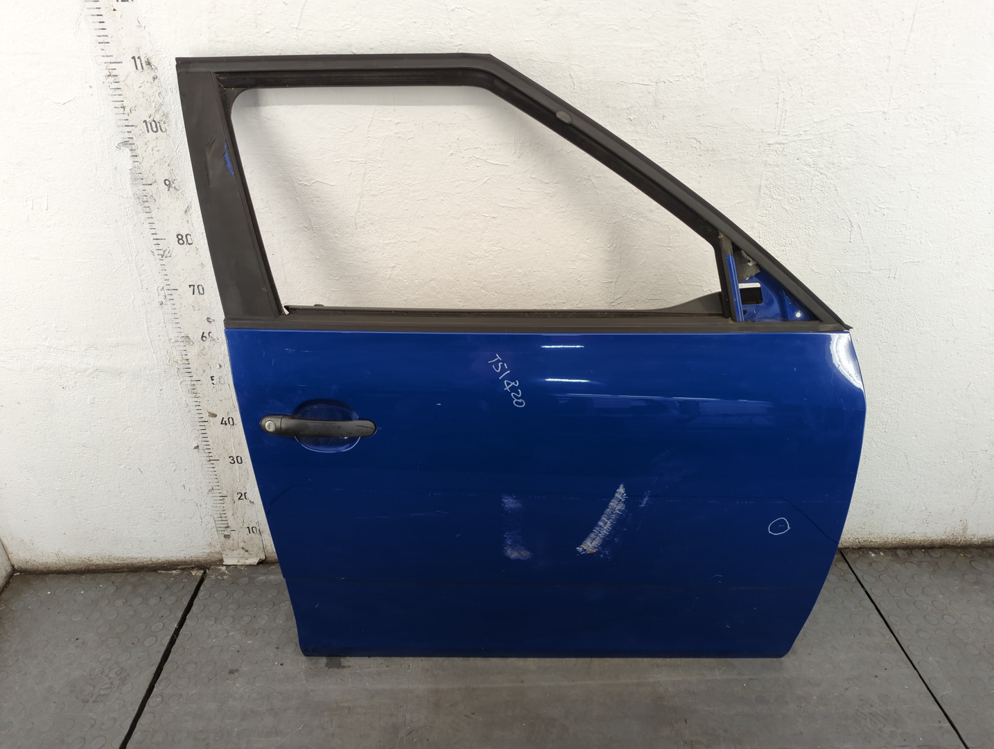 Дверь передняя правая