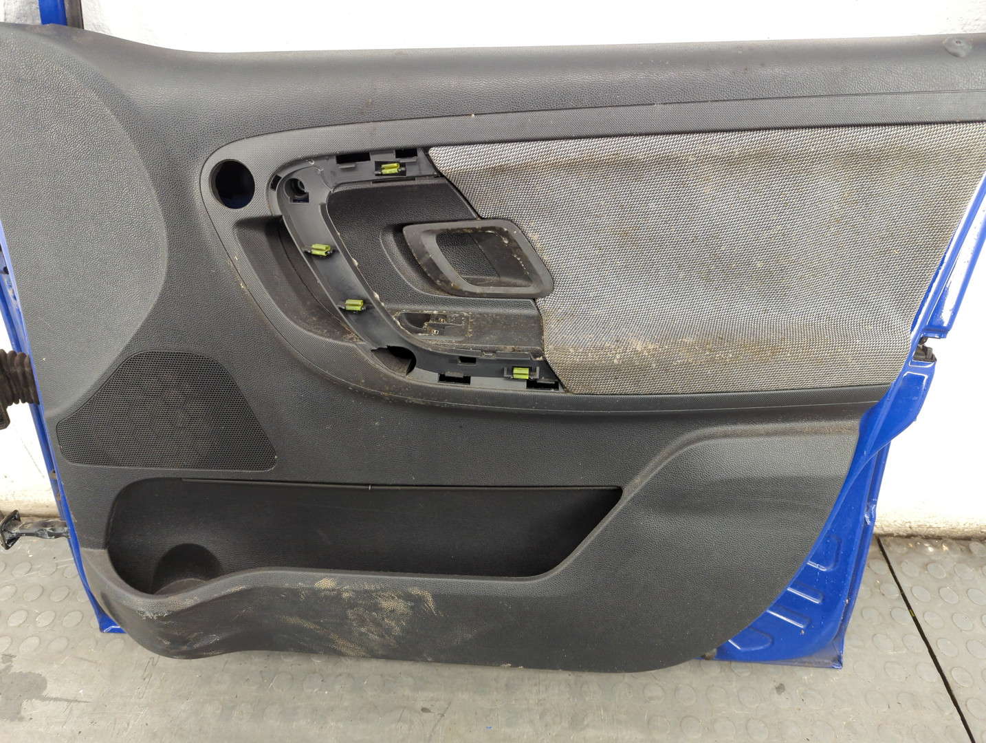 Дверь передняя правая