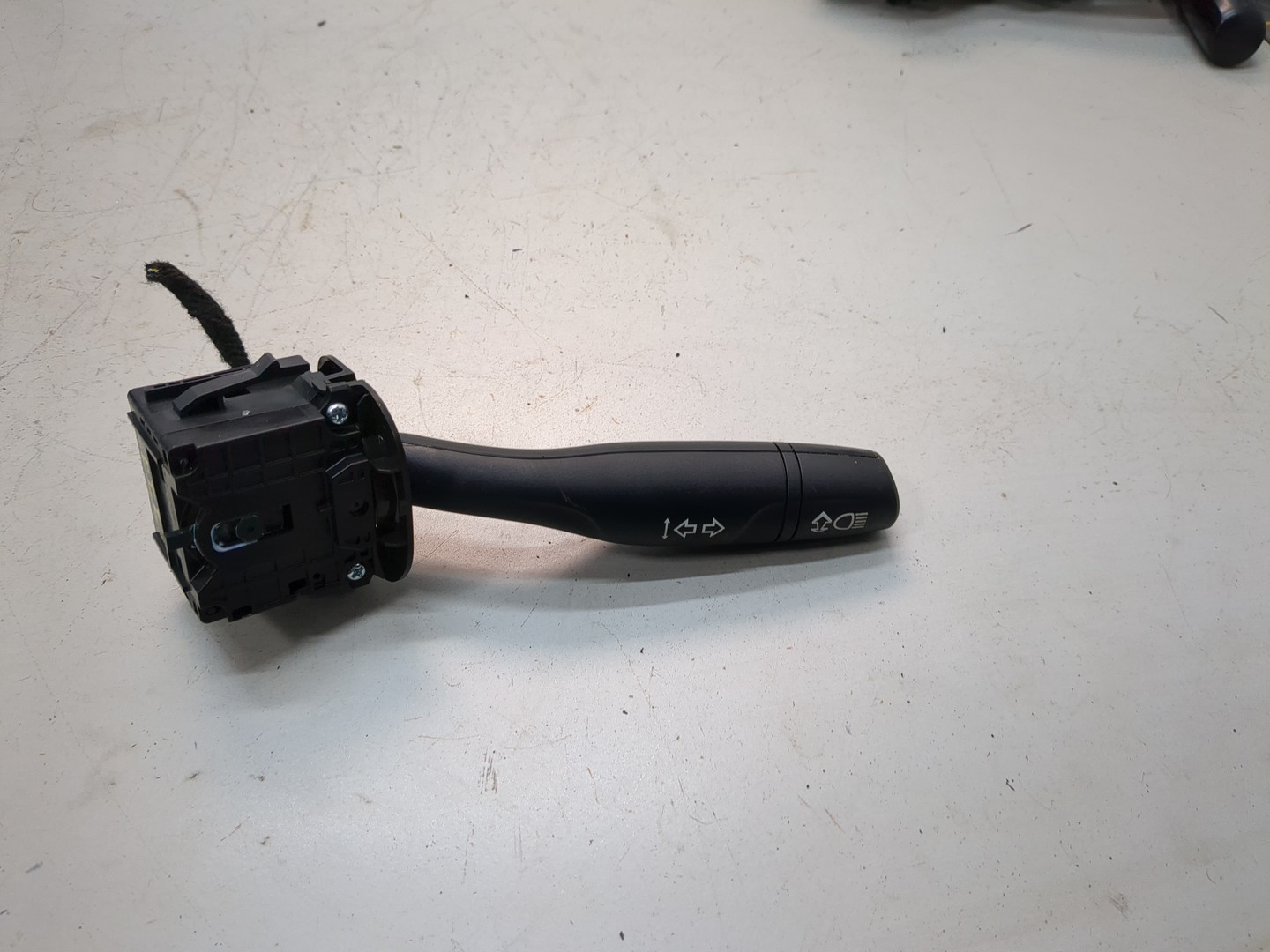 Переключатель поворотов подрулевой