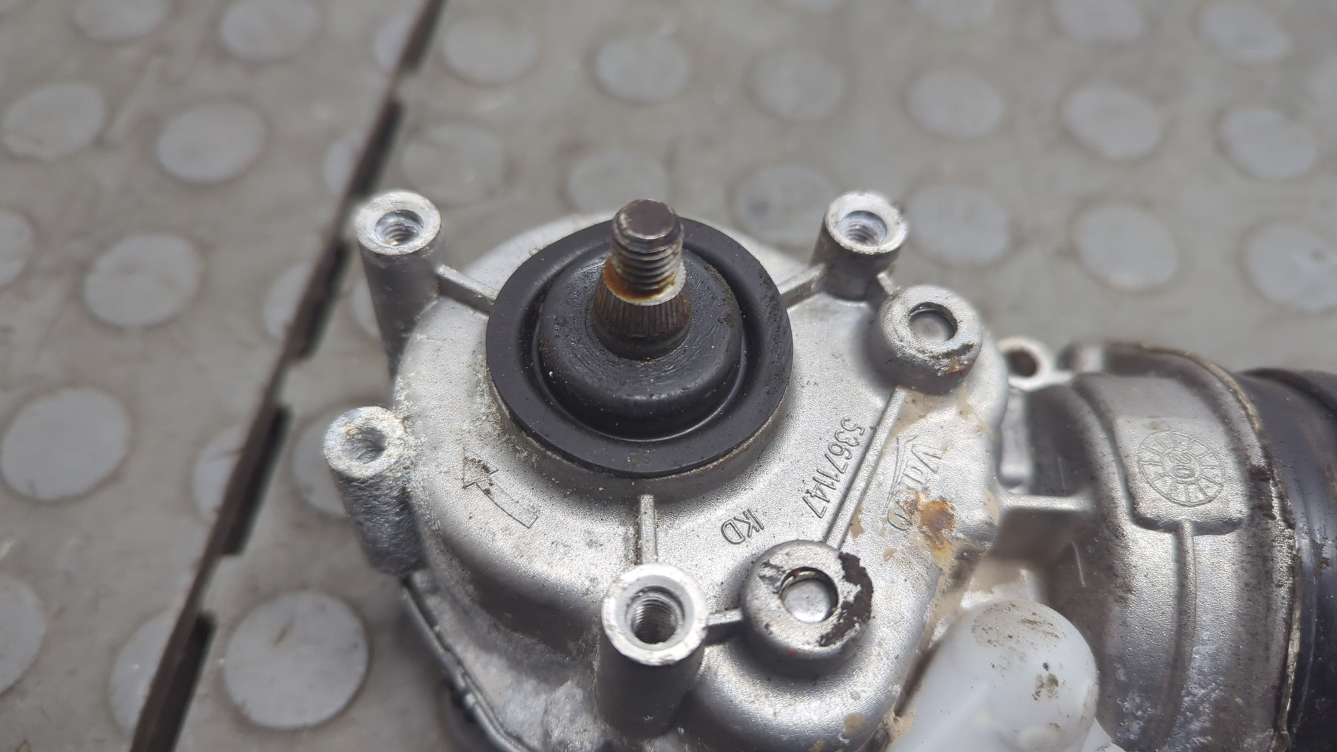 Моторчик стеклоочистителя передний