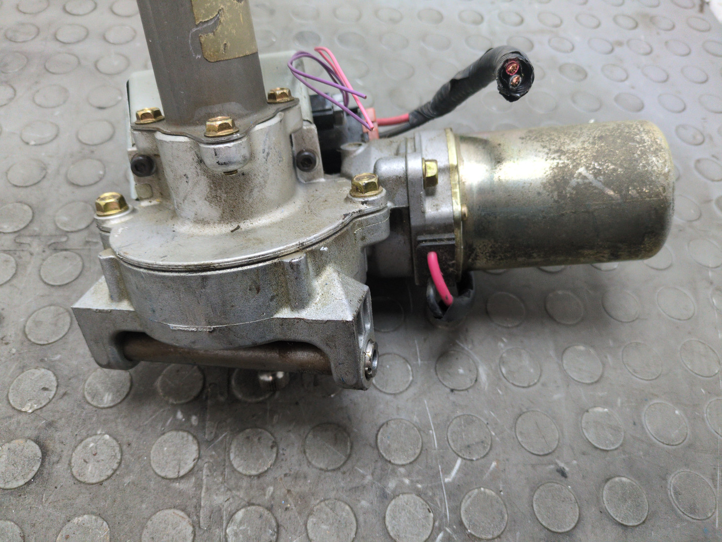 Серводвигатель рулевой рейки