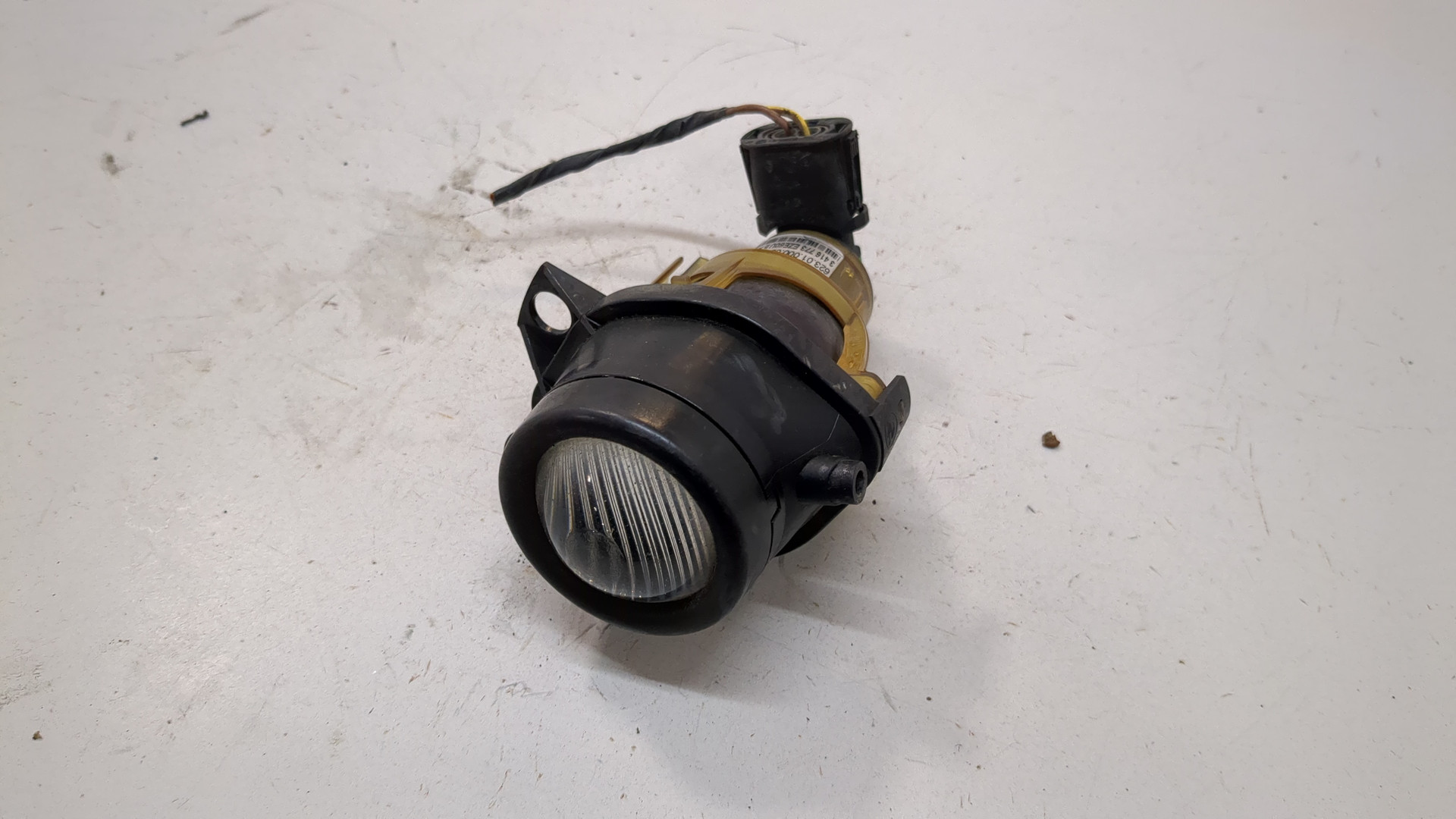 Фара противотуманная левая