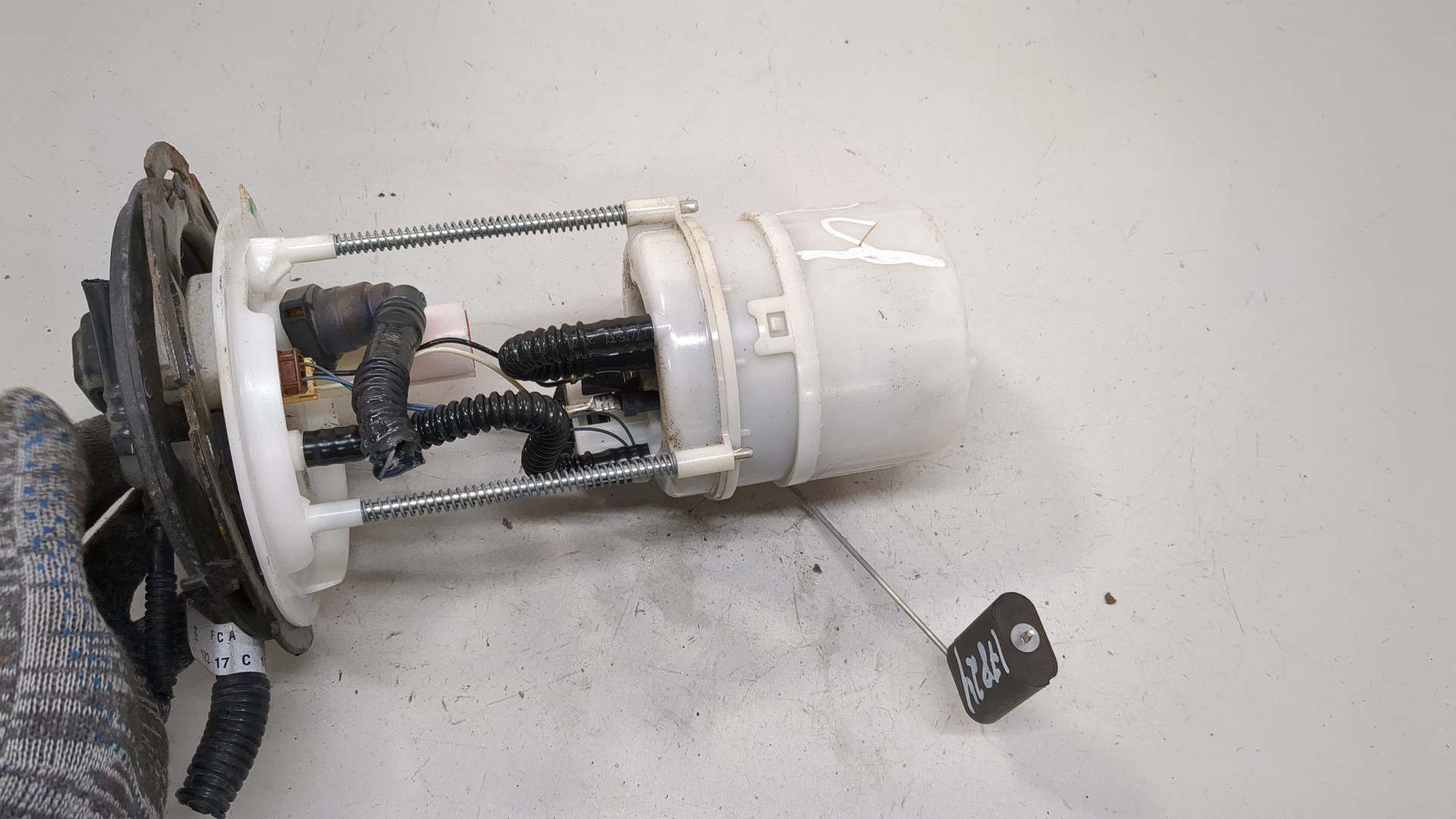 Насос топливный электрический