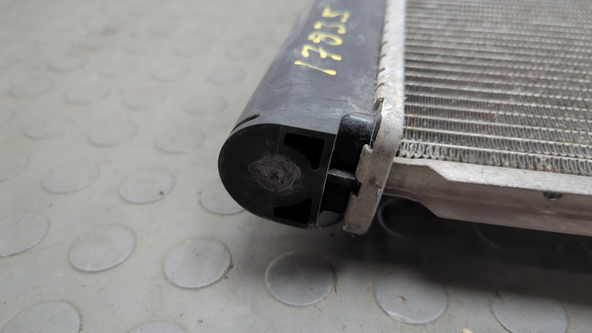 Радиатор охлаждения двигателя основной