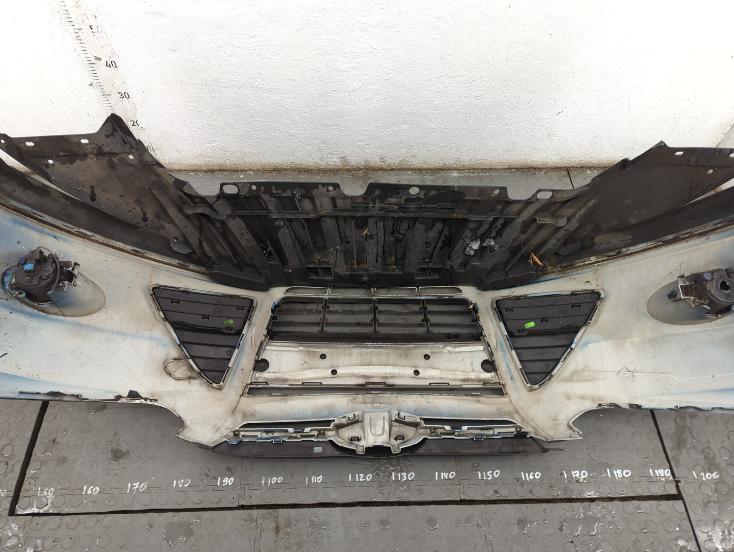 Бампер передний