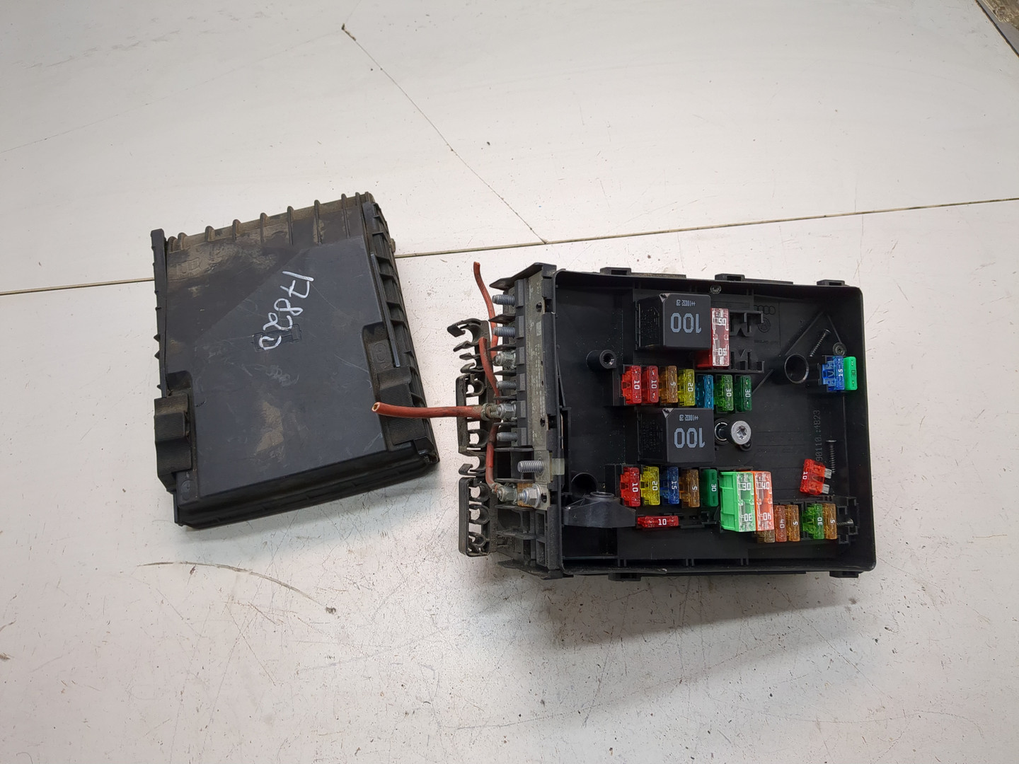 Блок предохранителей