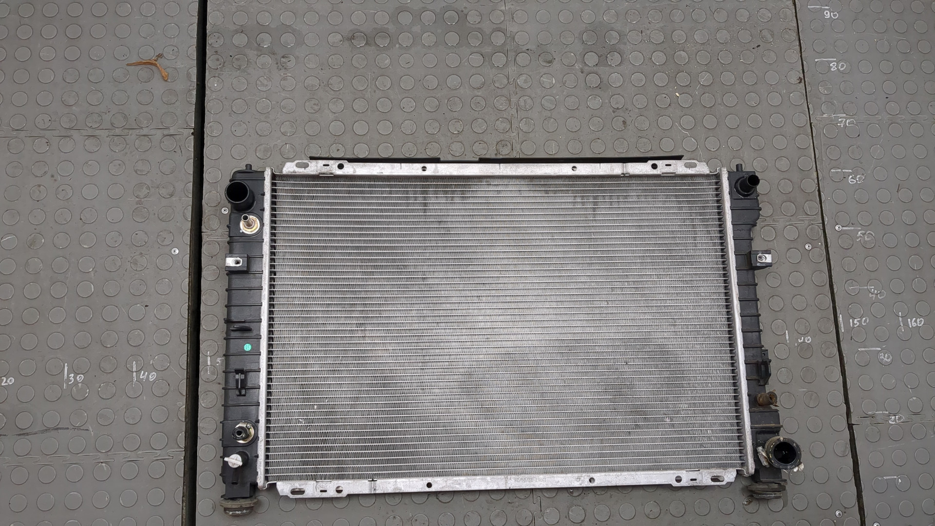 Радиатор охлаждения двигателя основной