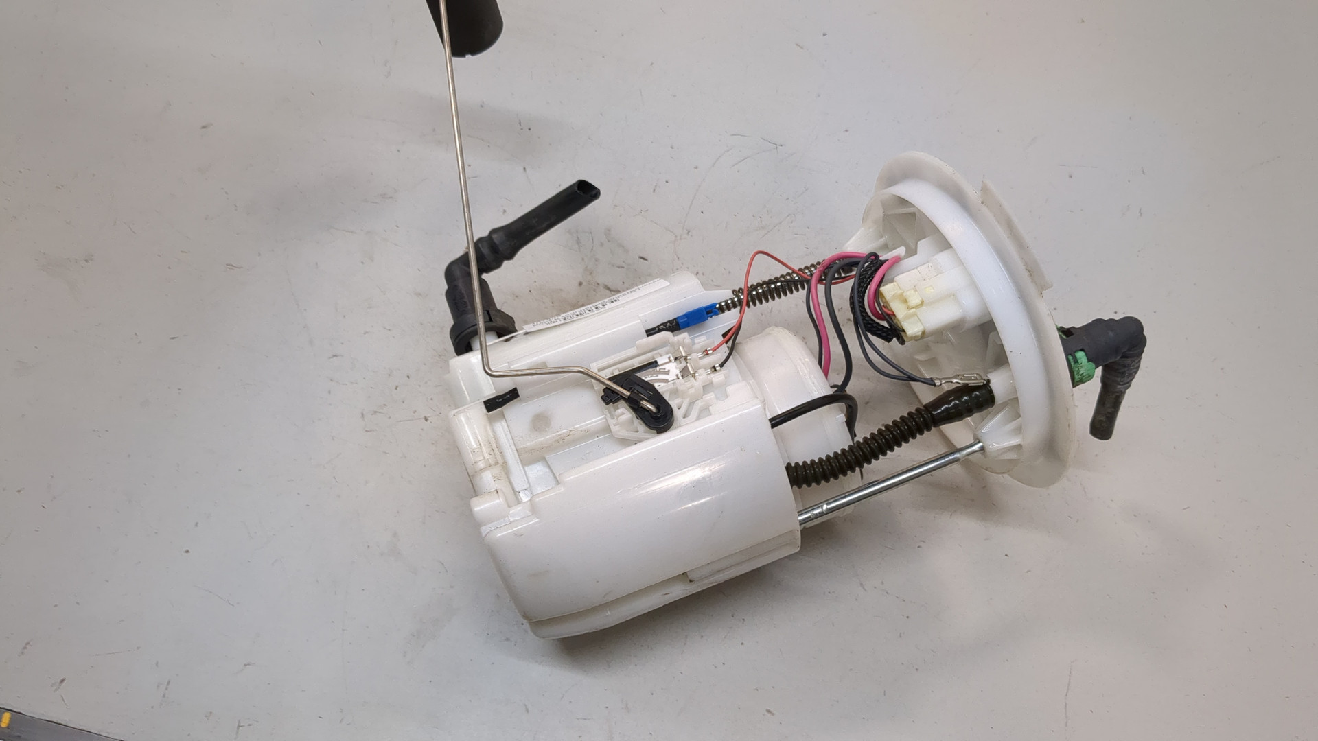 Насос топливный электрический