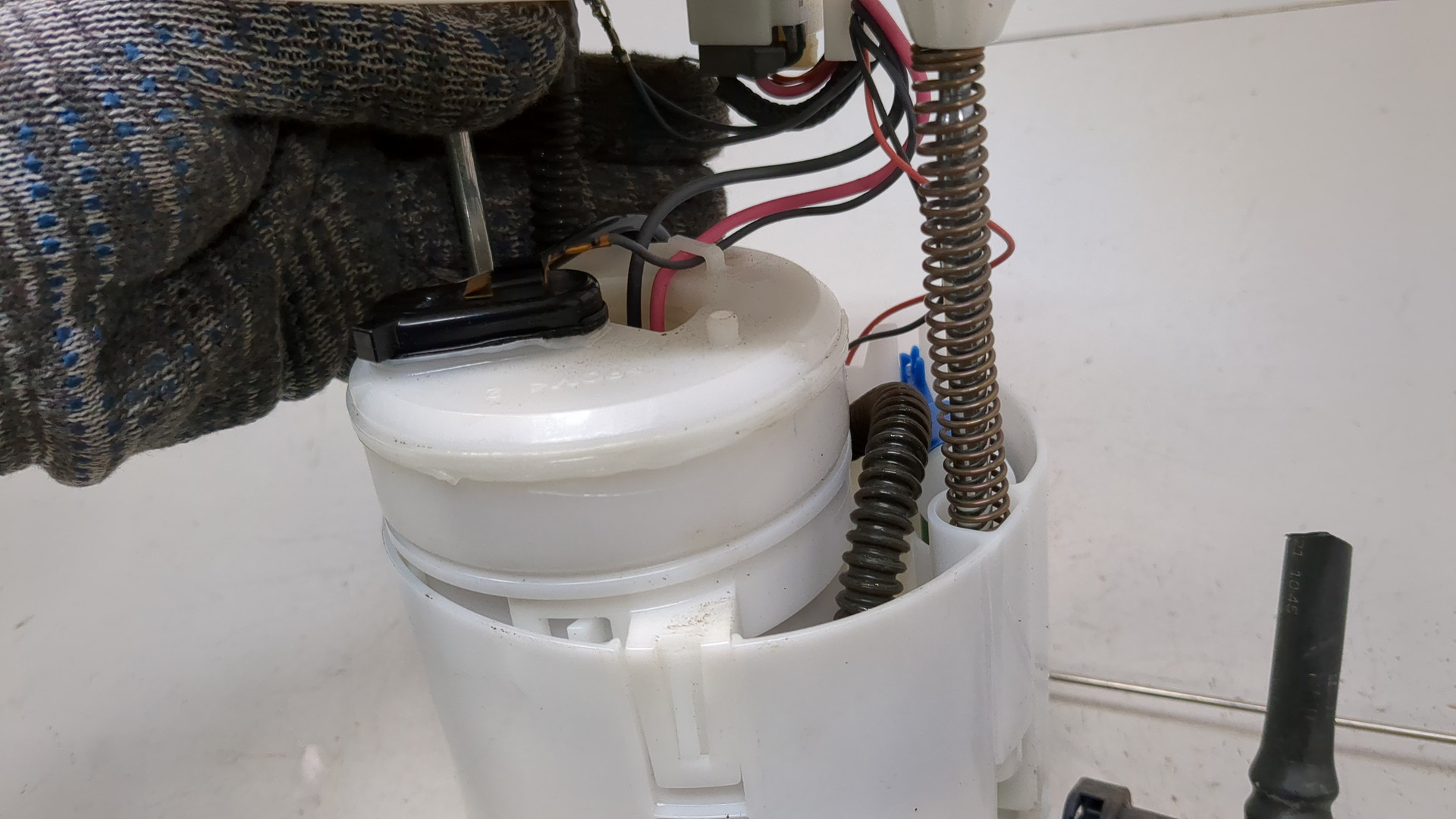 Насос топливный электрический