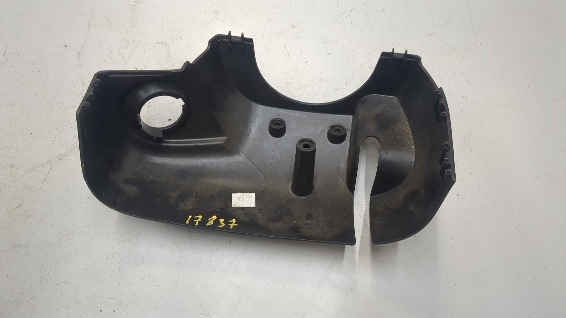 Кожух рулевой колонки