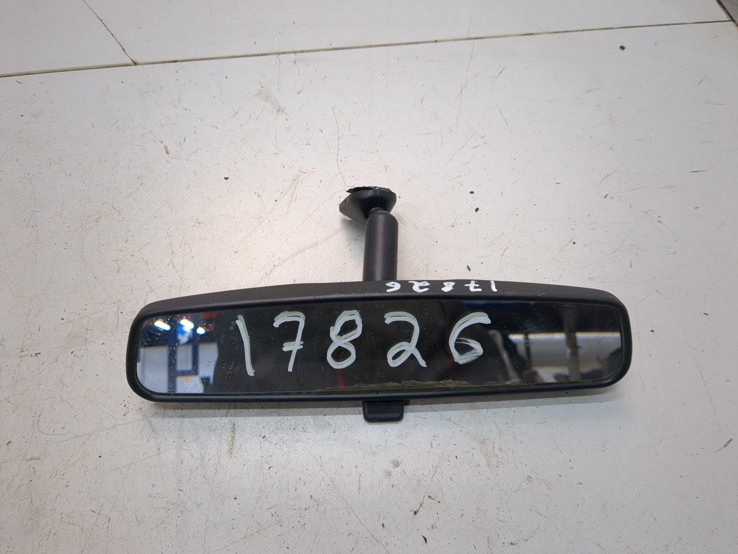 Зеркало заднего вида