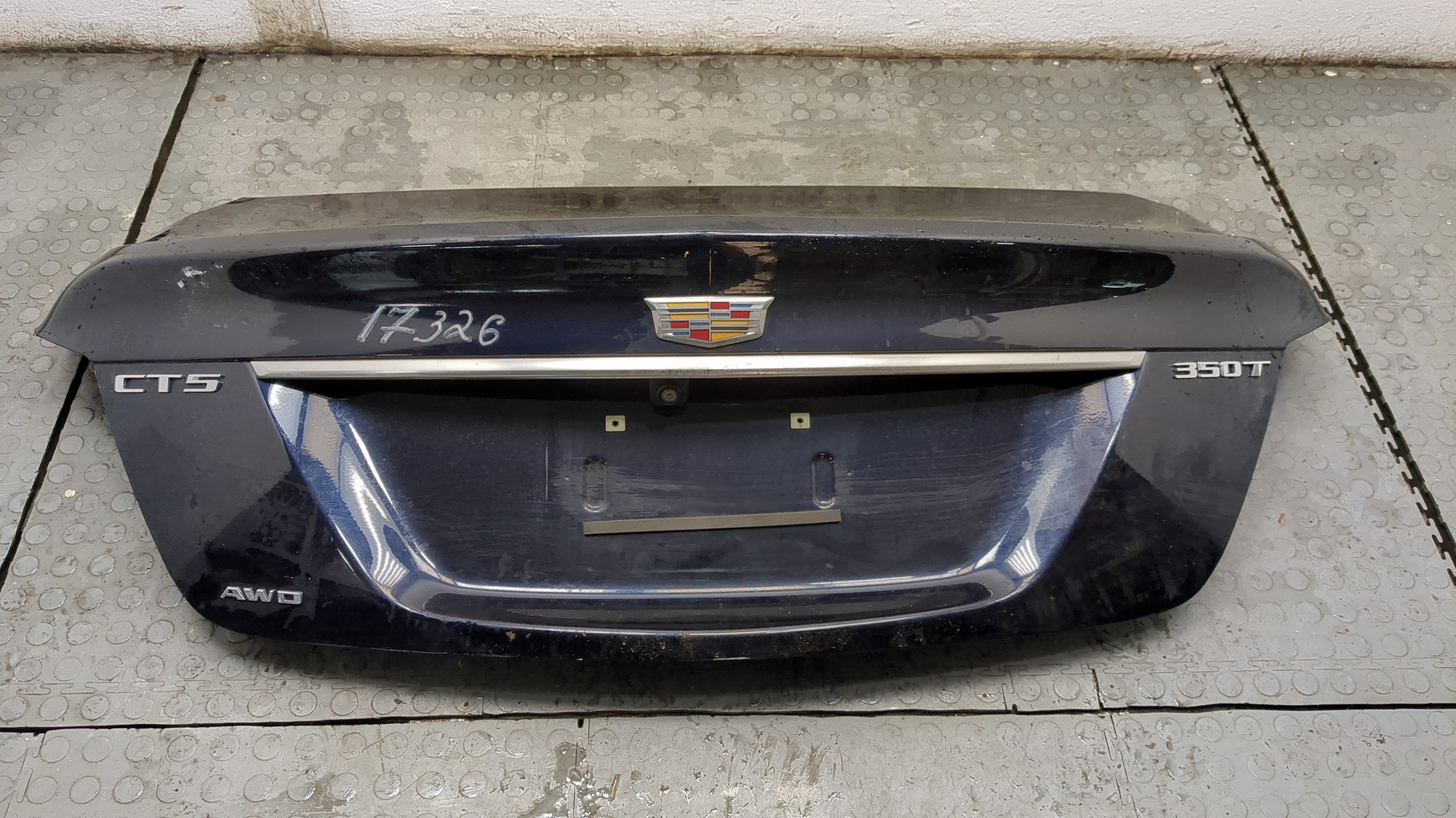 Дверь багажника