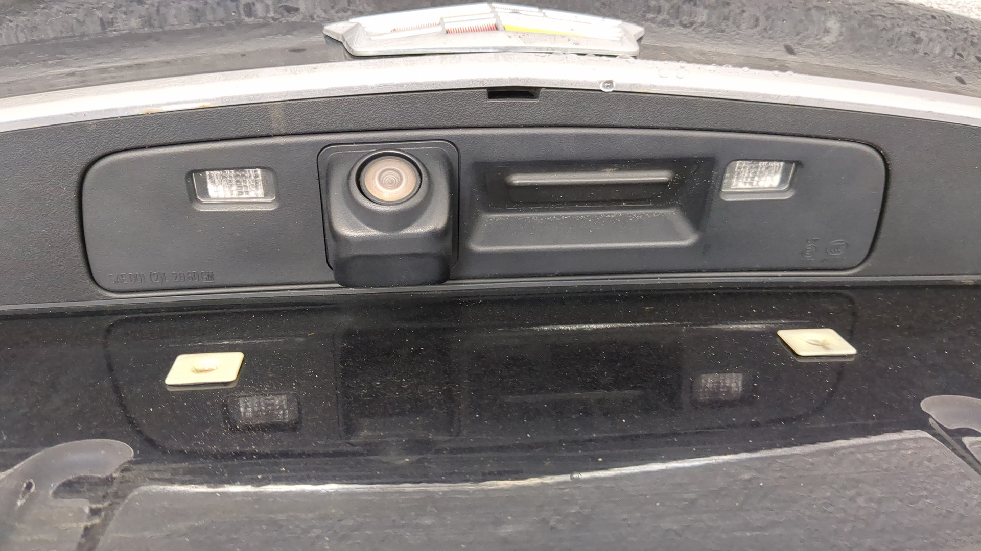 Дверь багажника