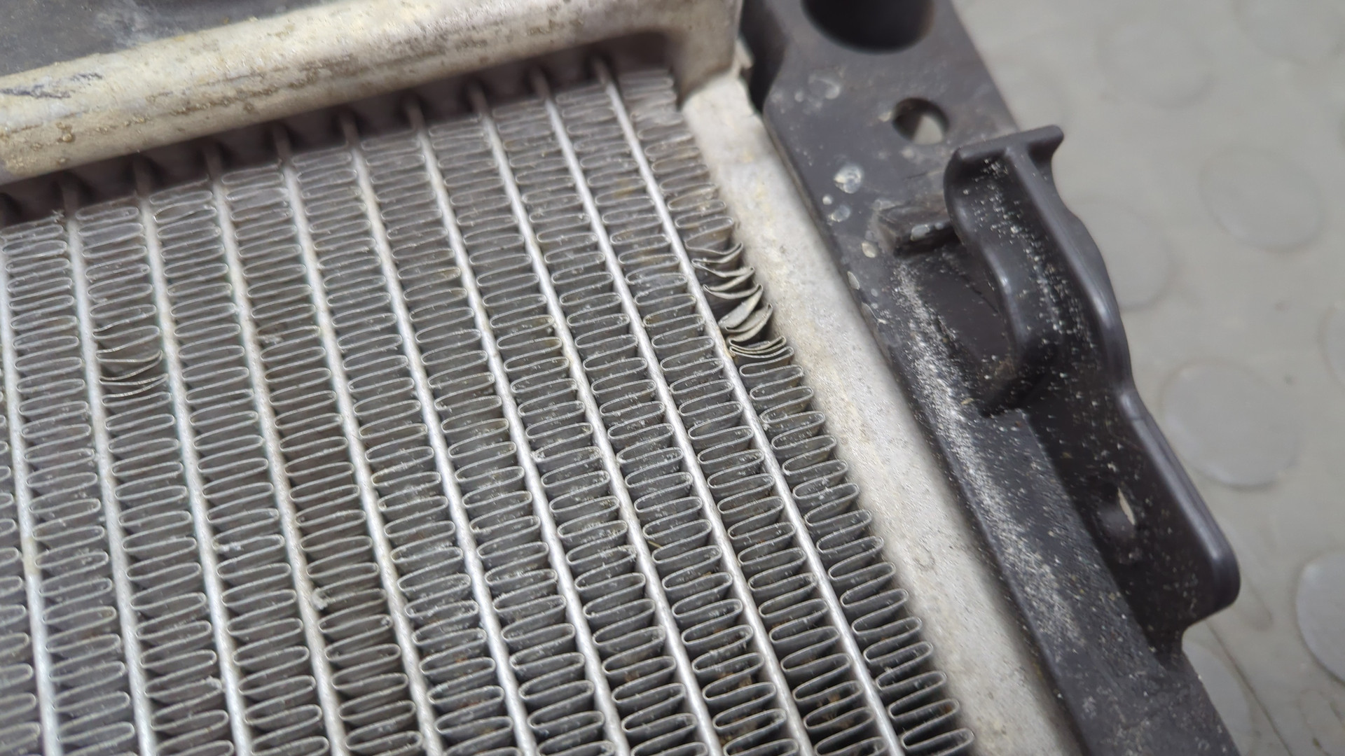 Радиатор охлаждения двигателя основной