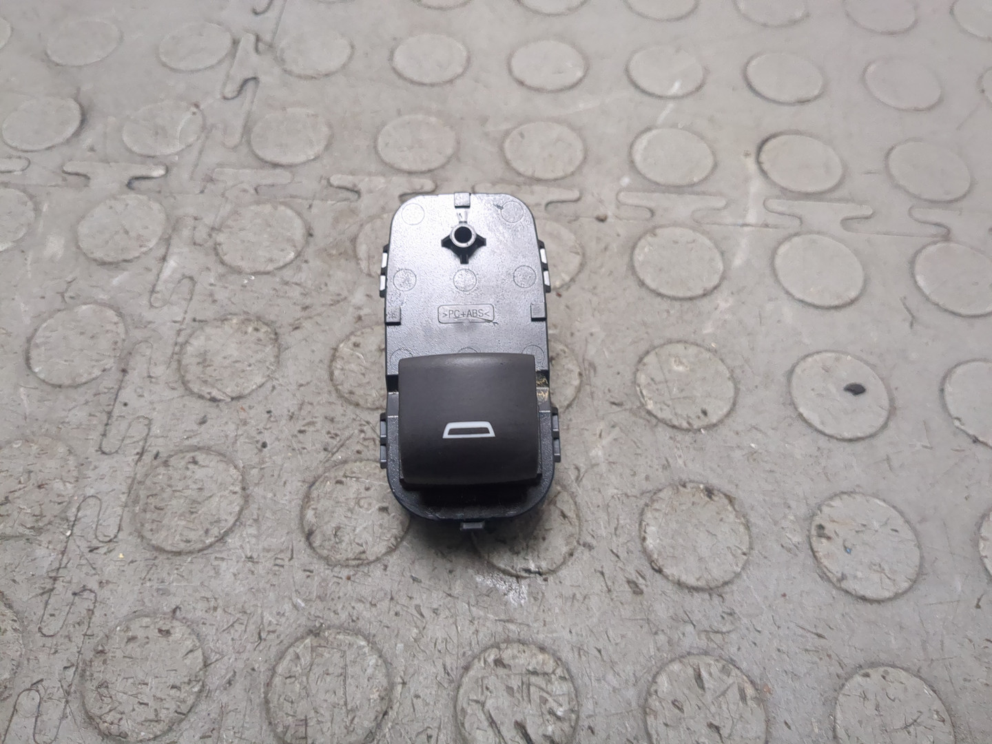 Кнопка стеклоподъемника