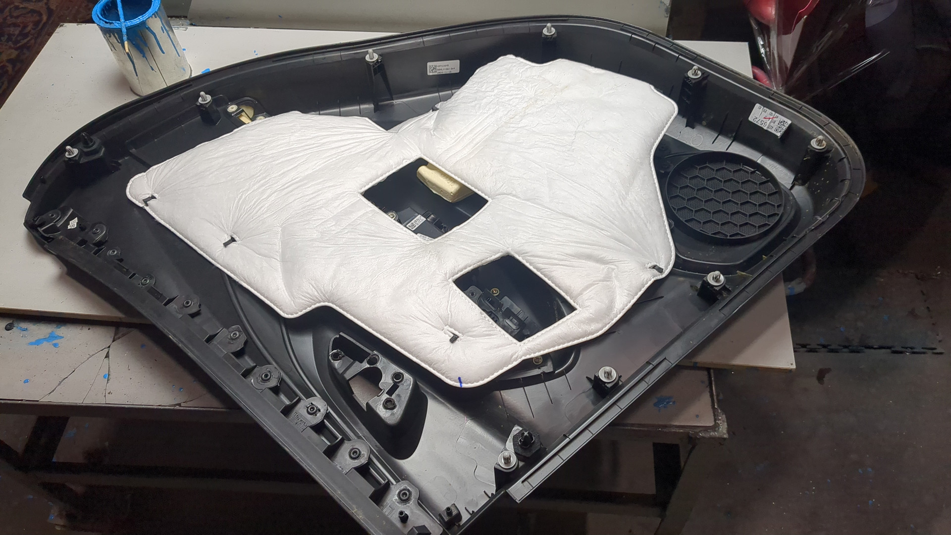 Обшивка двери задней левой